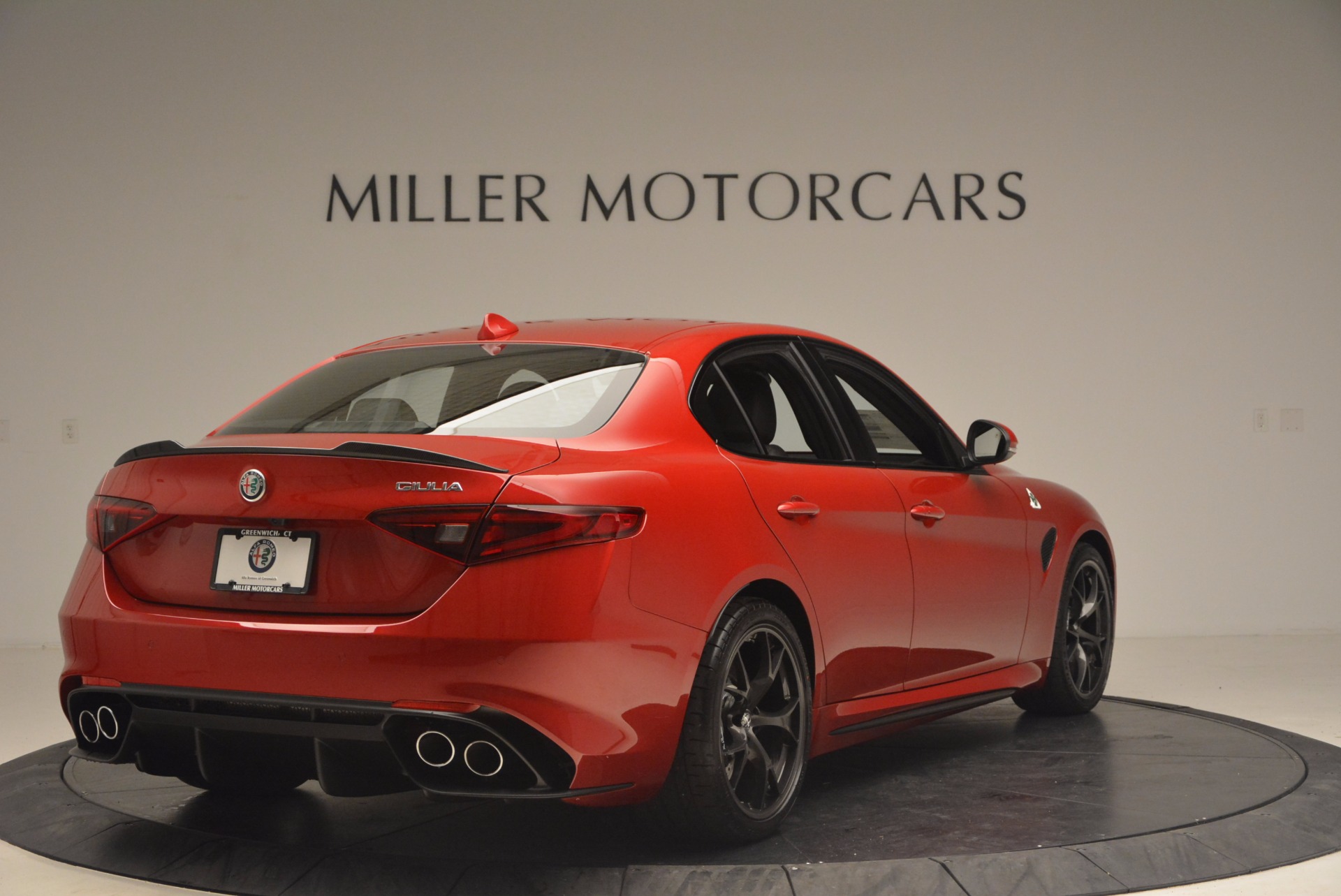 New-2017-Alfa-Romeo-Giulia-Quadrifoglio-Quadrifoglio