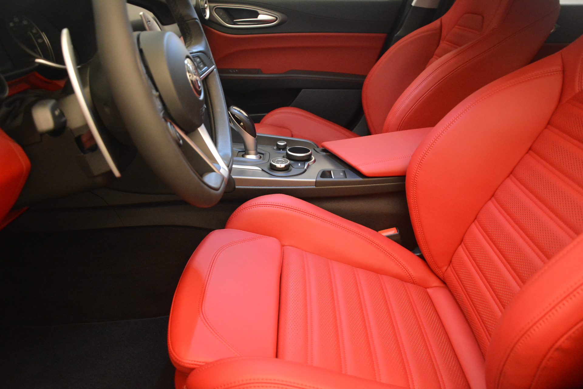 New-2017-Alfa-Romeo-Giulia-Ti-Q4