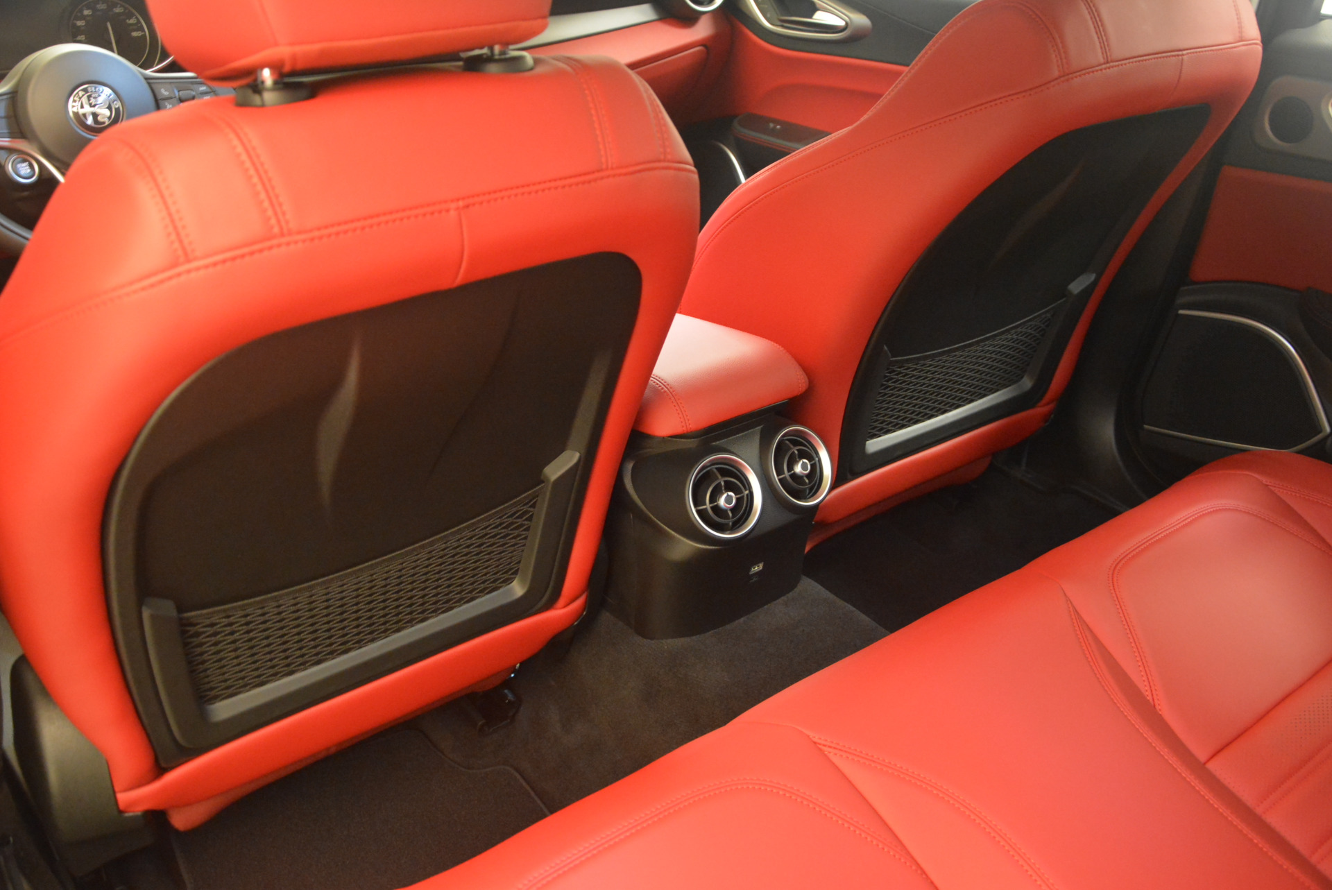 New-2017-Alfa-Romeo-Giulia-Ti-Q4