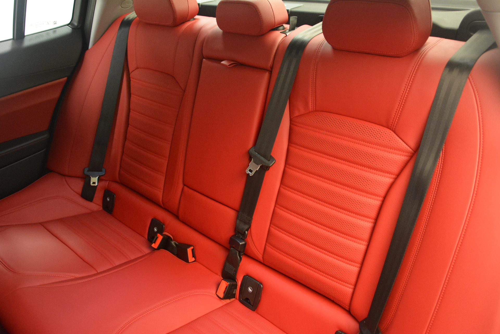 New-2017-Alfa-Romeo-Giulia-Ti-Q4