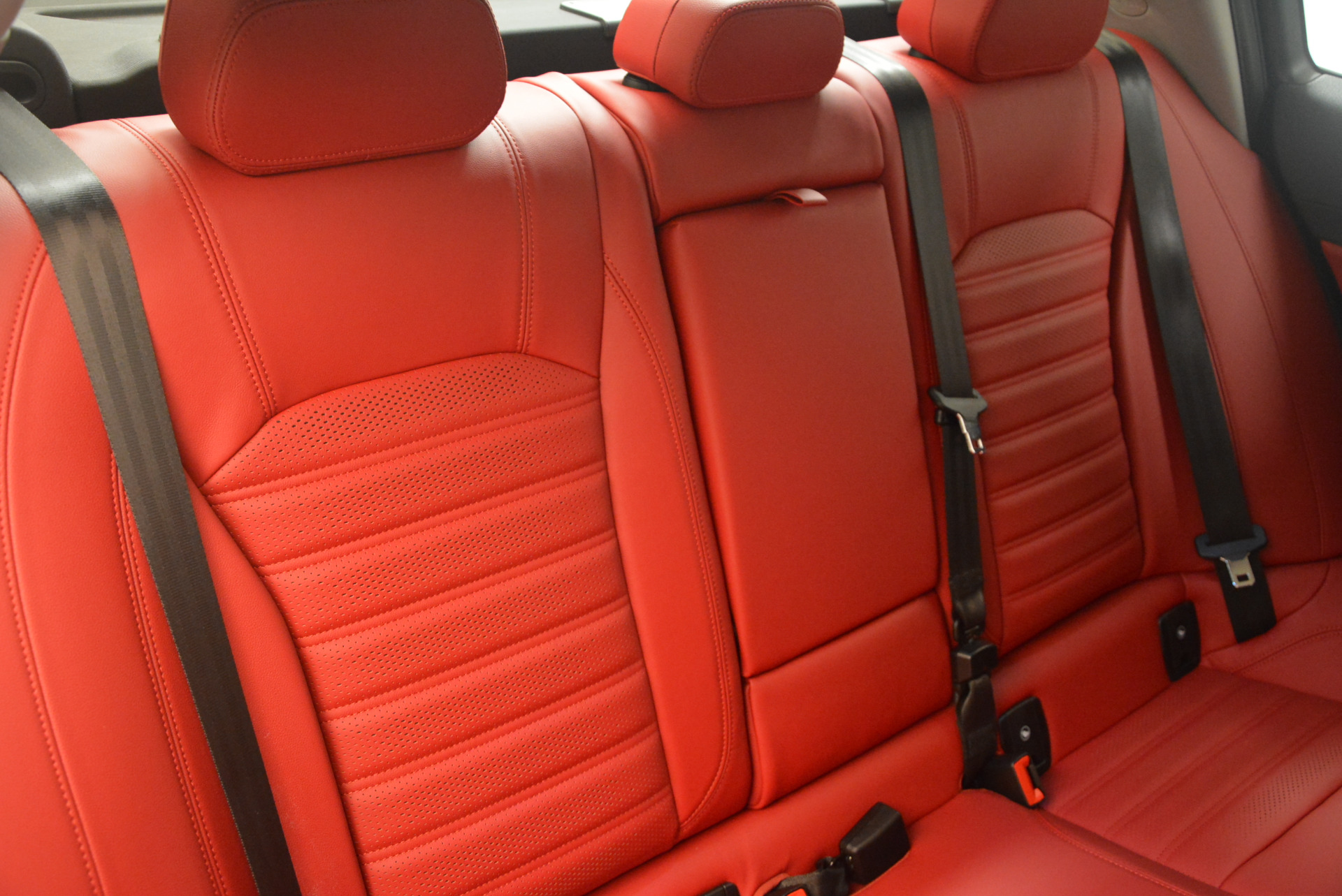 New-2017-Alfa-Romeo-Giulia-Ti-Q4