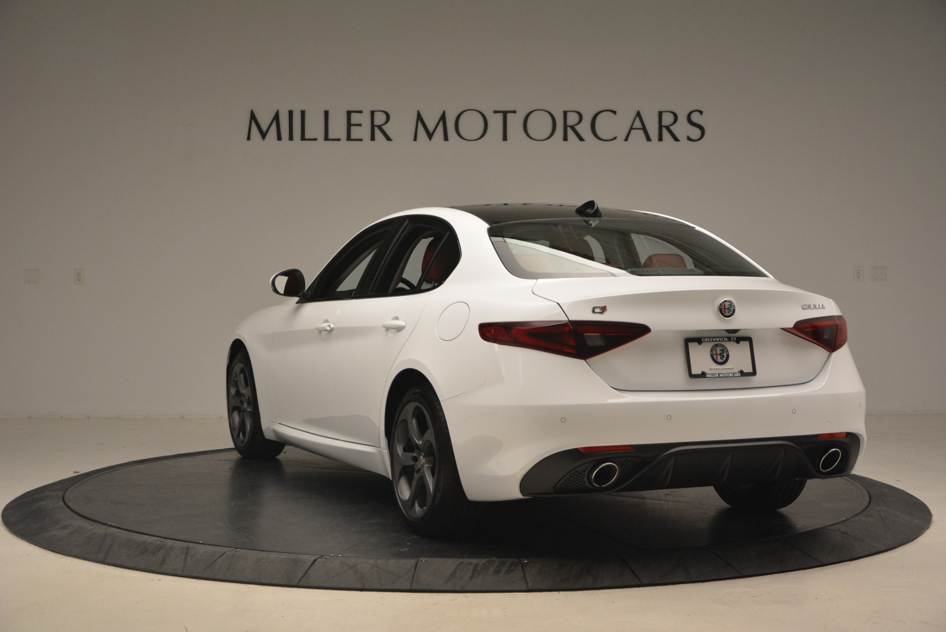 New-2017-Alfa-Romeo-Giulia-Ti-Q4