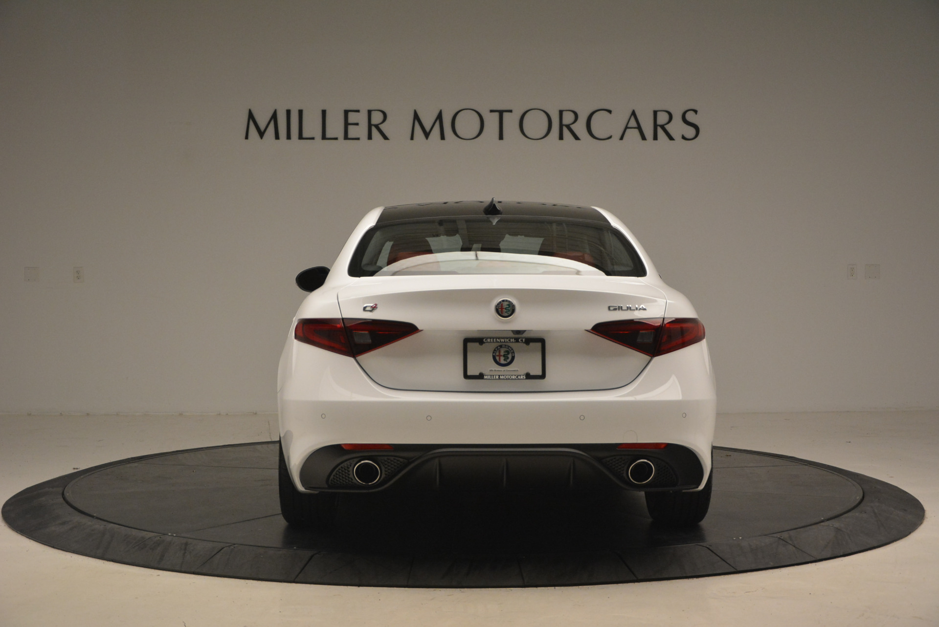 New-2017-Alfa-Romeo-Giulia-Ti-Q4