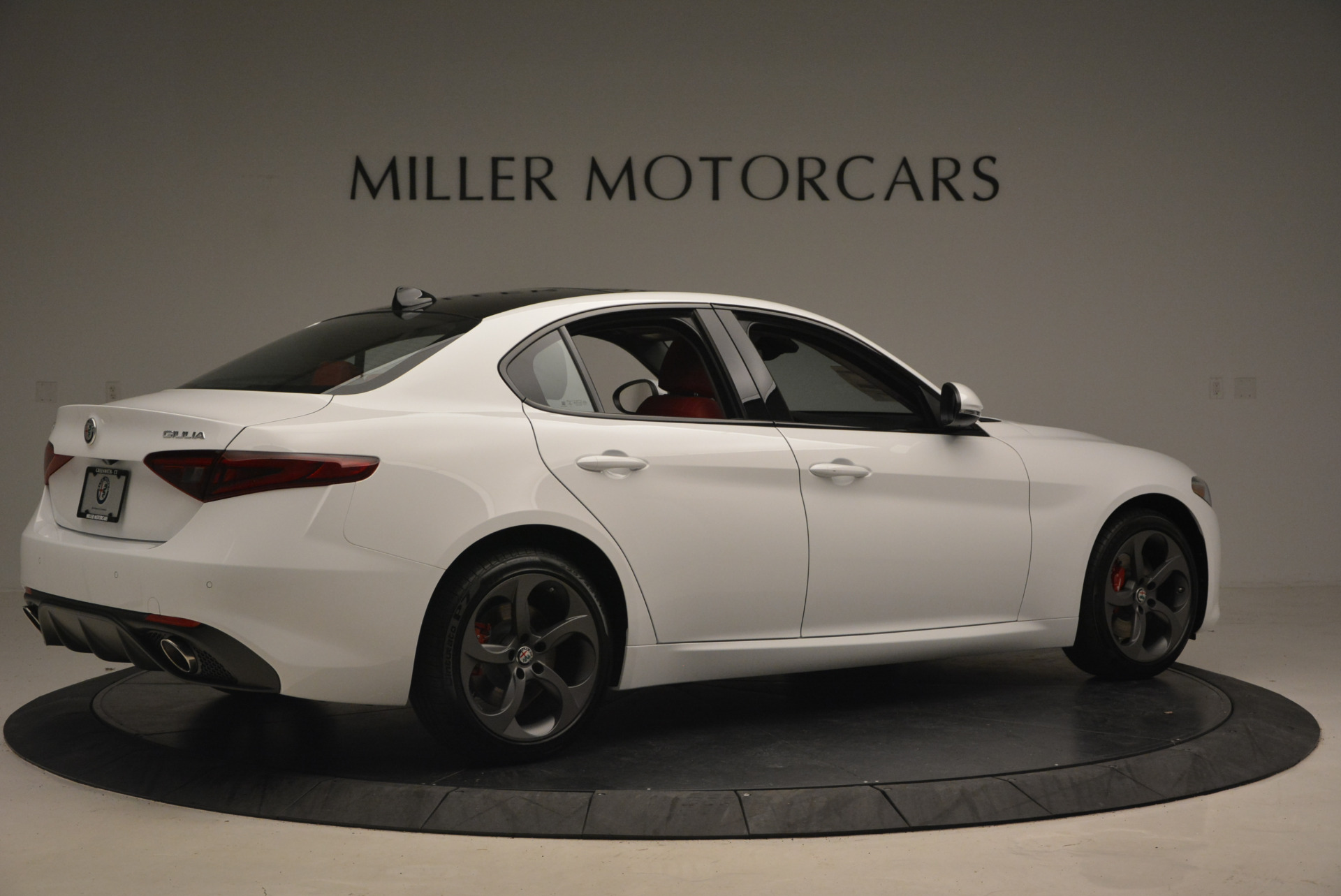 New-2017-Alfa-Romeo-Giulia-Ti-Q4