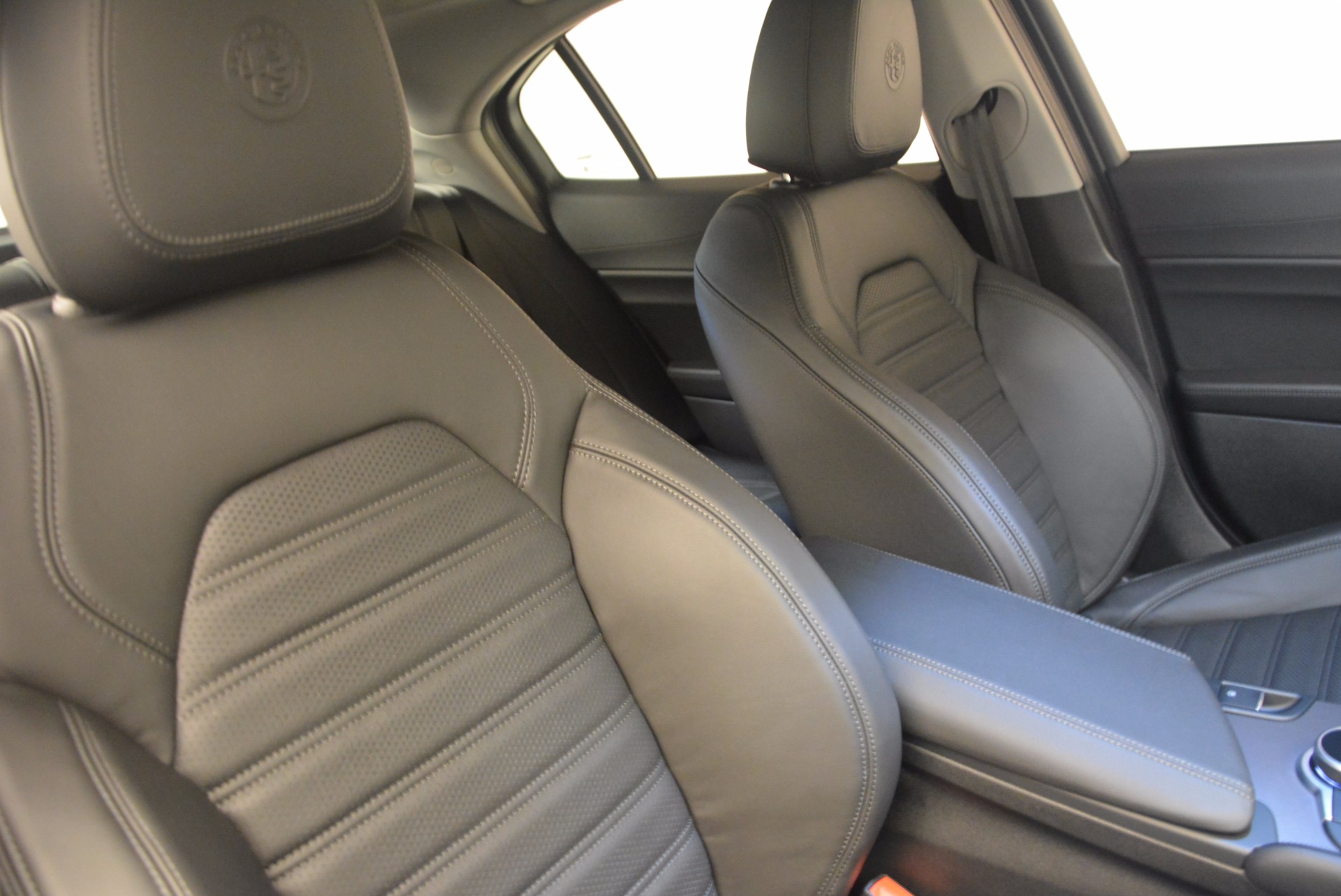 New-2017-Alfa-Romeo-Giulia-Ti-Sport-Q4