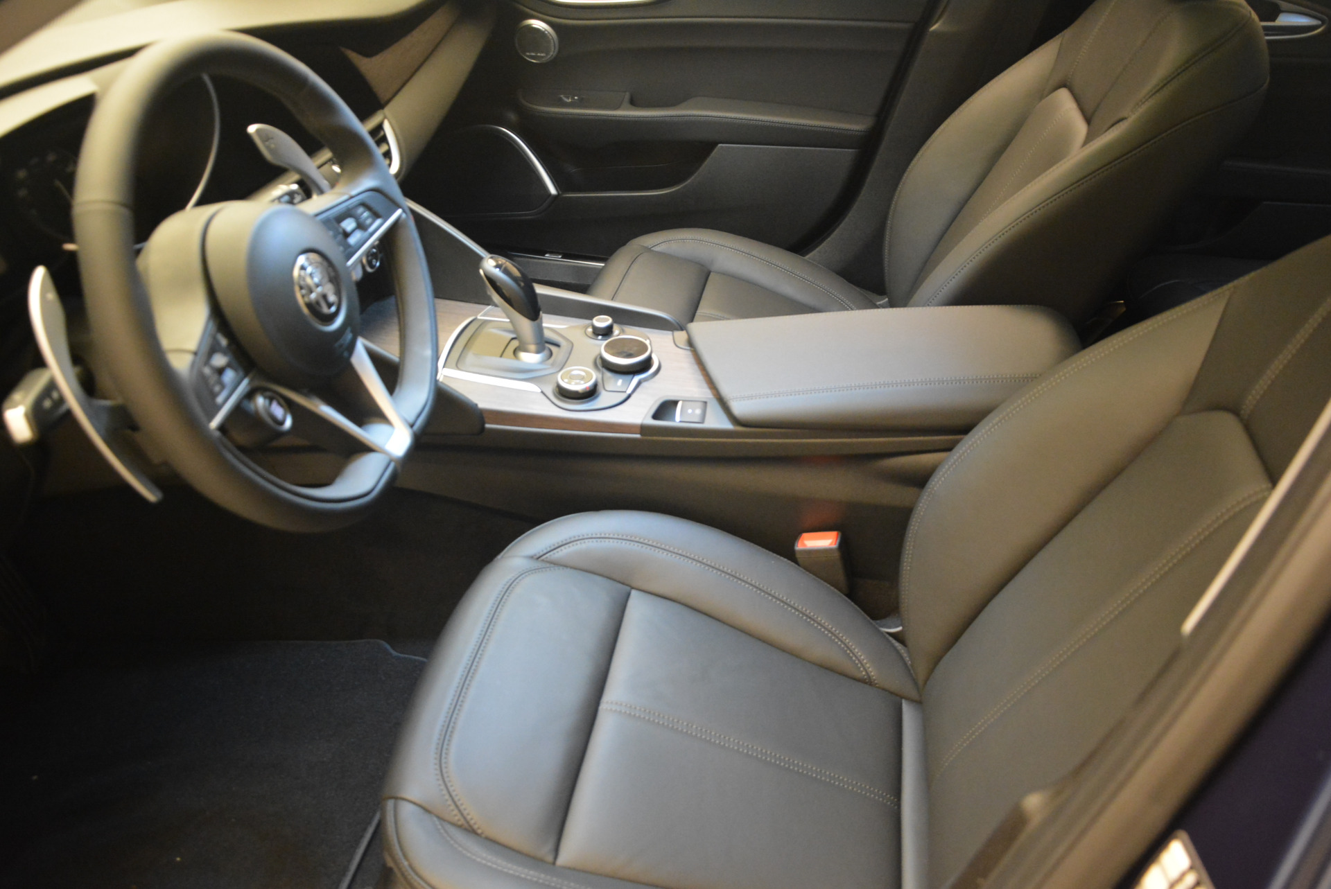 New-2017-Alfa-Romeo-Giulia-Ti-Q4