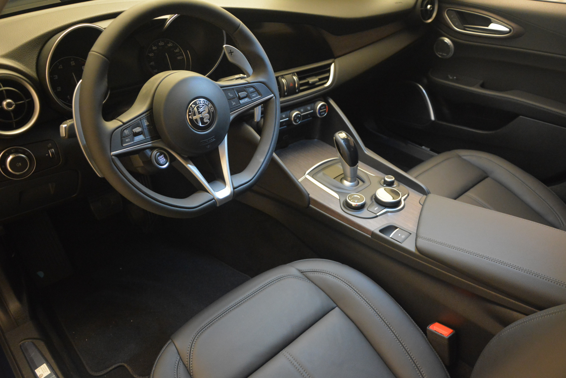 New-2017-Alfa-Romeo-Giulia-Ti-Q4