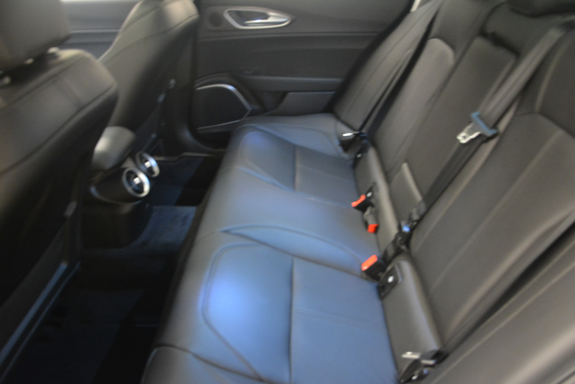 New-2017-Alfa-Romeo-Giulia-Ti-Q4