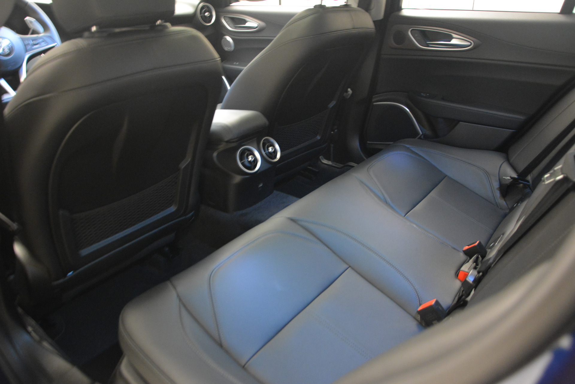 New-2017-Alfa-Romeo-Giulia-Ti-Q4