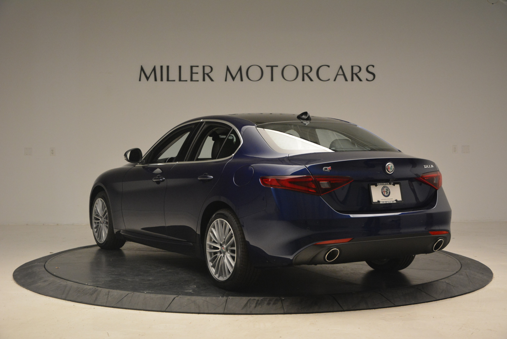 New-2017-Alfa-Romeo-Giulia-Ti-Q4