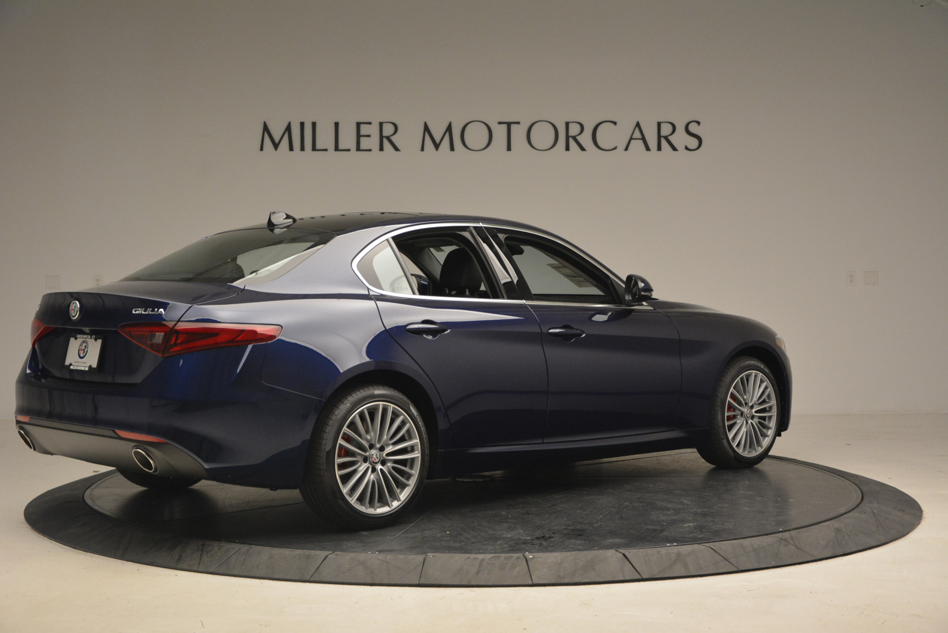 New-2017-Alfa-Romeo-Giulia-Ti-Q4