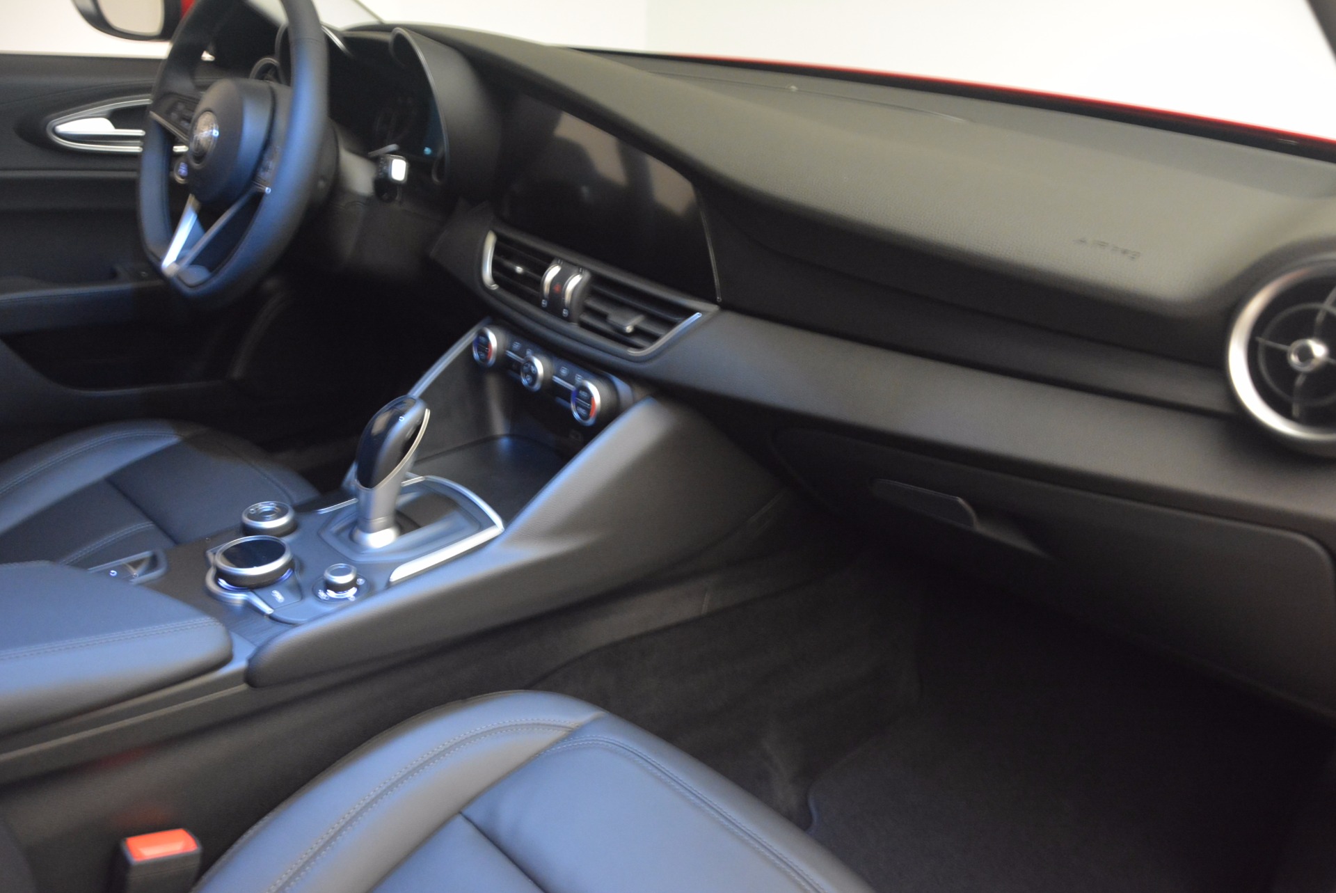 New-2017-Alfa-Romeo-Giulia-Q4