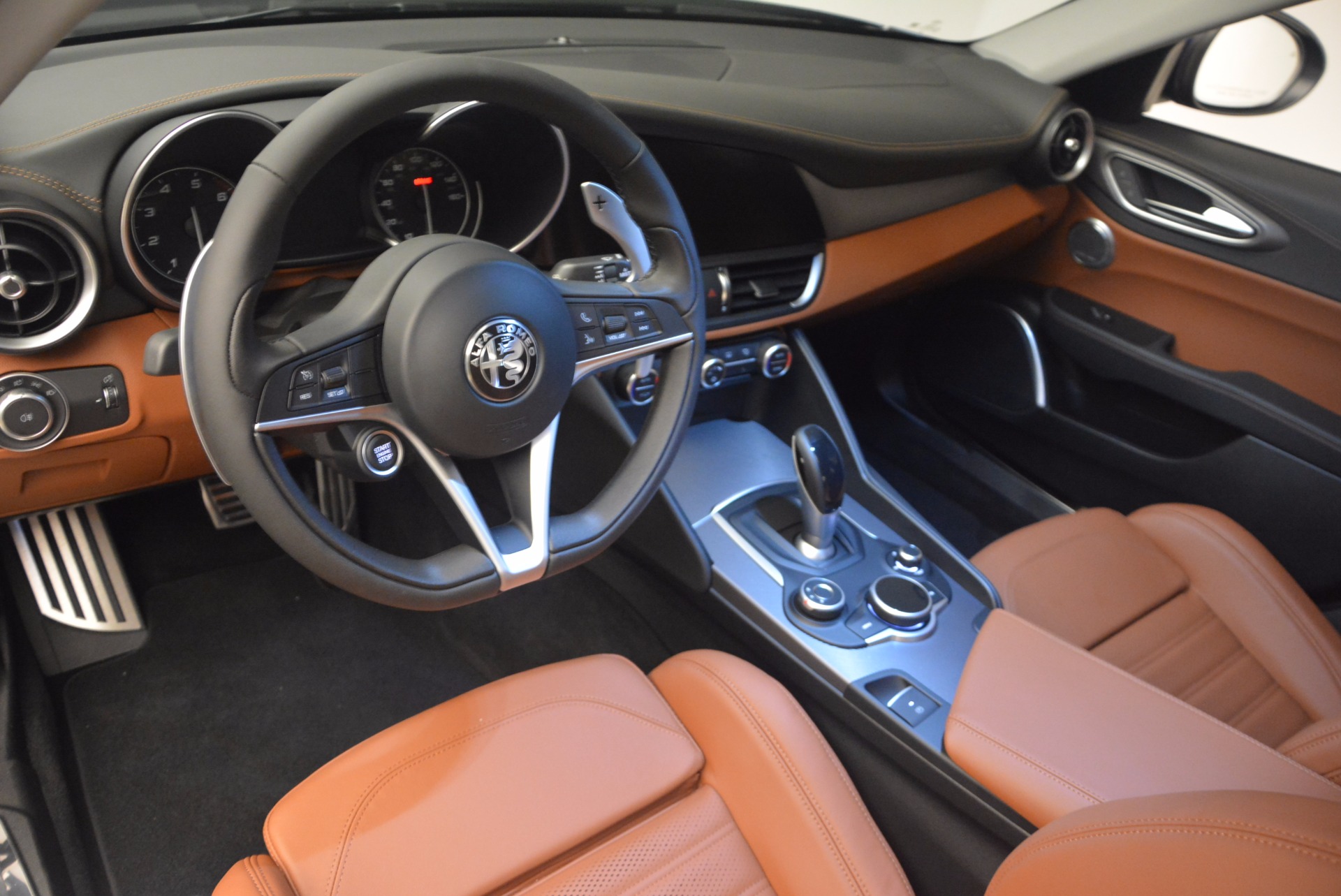 New-2017-Alfa-Romeo-Giulia-Ti-Q4