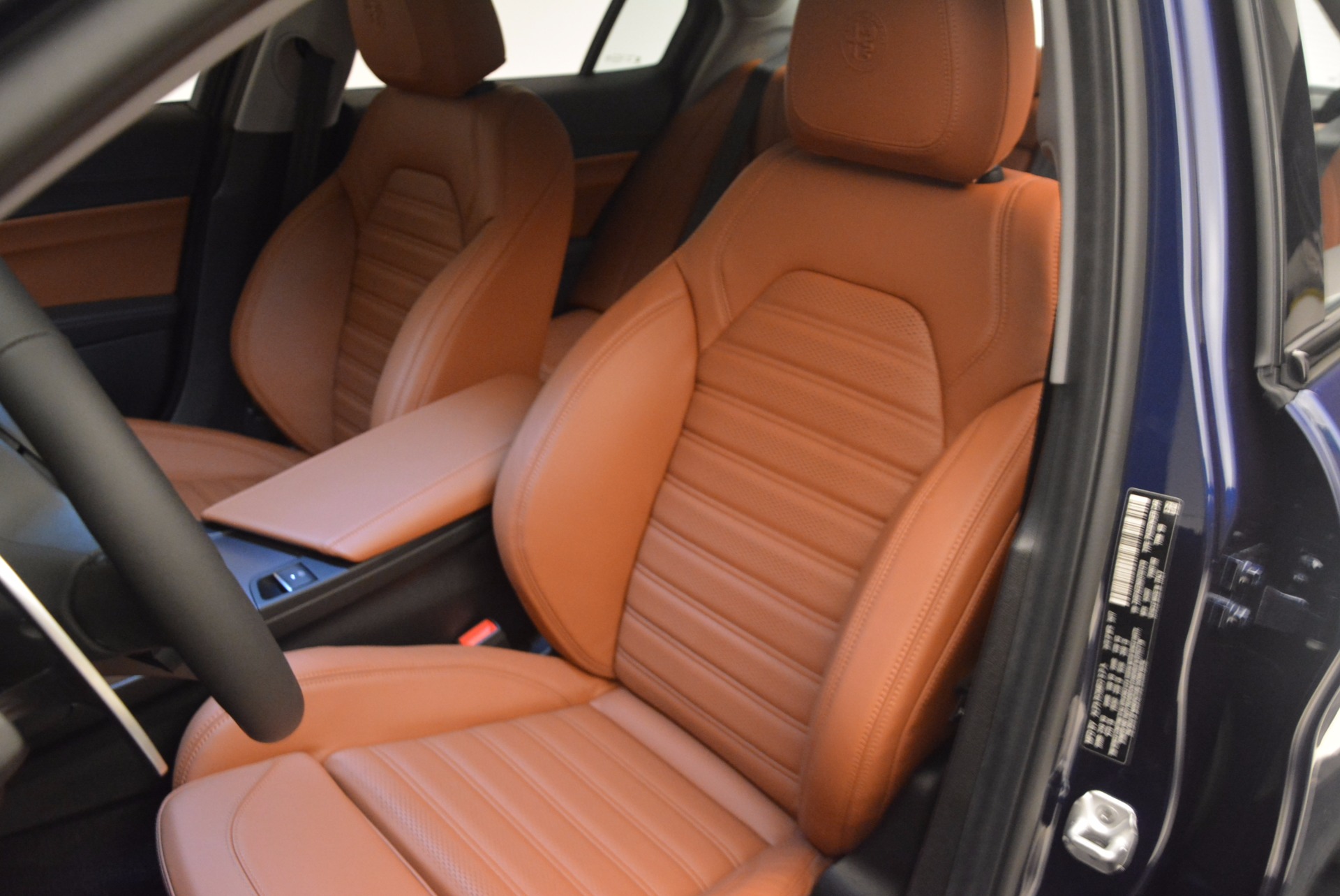 New-2017-Alfa-Romeo-Giulia-Ti-Q4