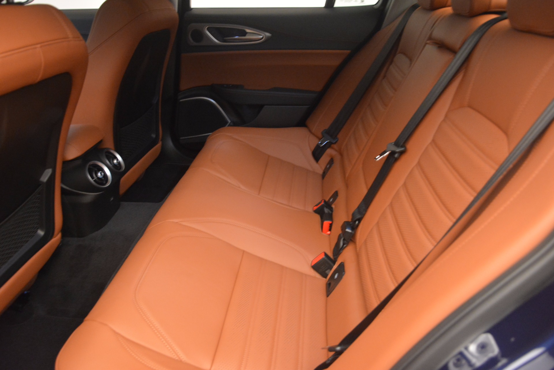 New-2017-Alfa-Romeo-Giulia-Ti-Q4