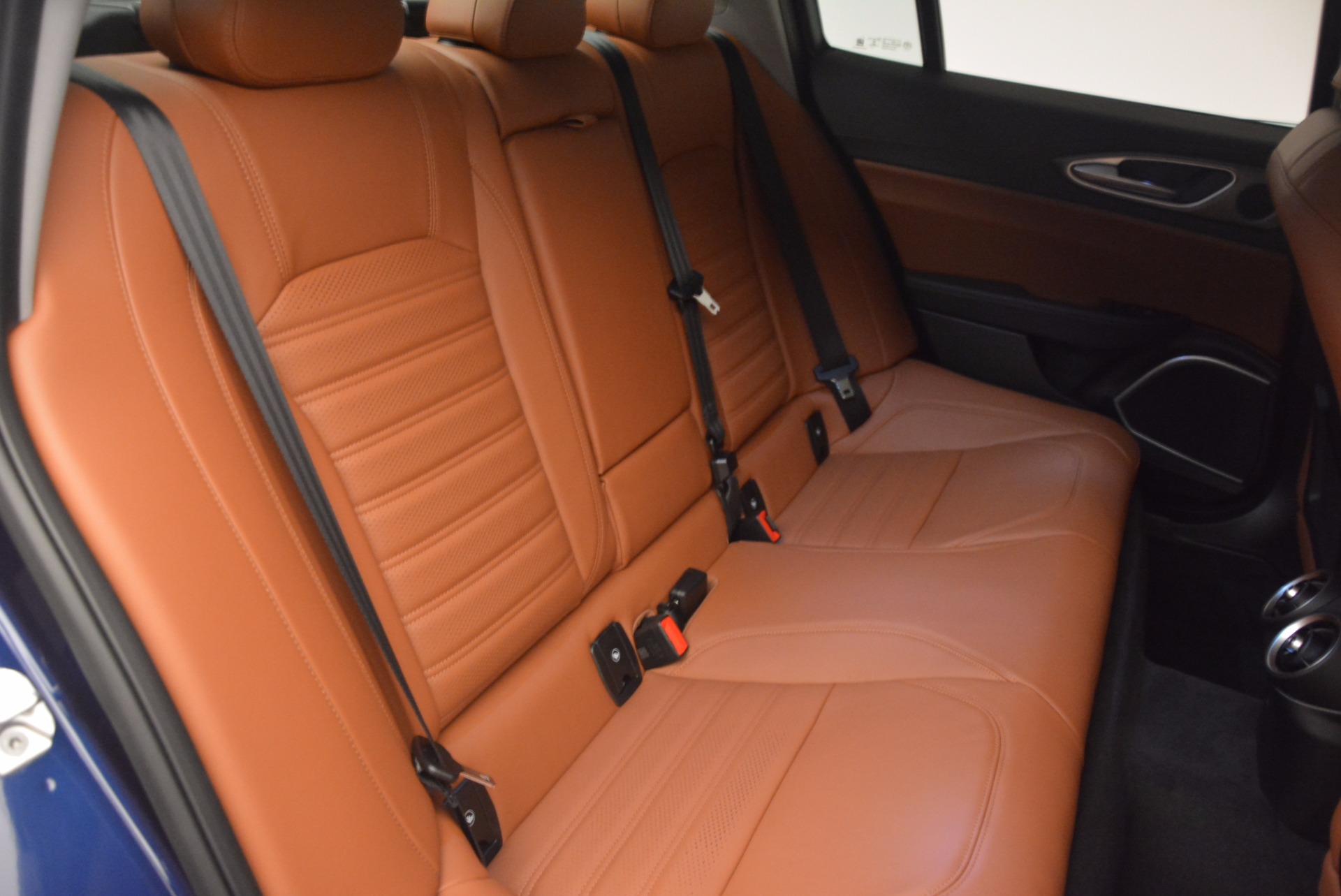 New-2017-Alfa-Romeo-Giulia-Ti-Q4