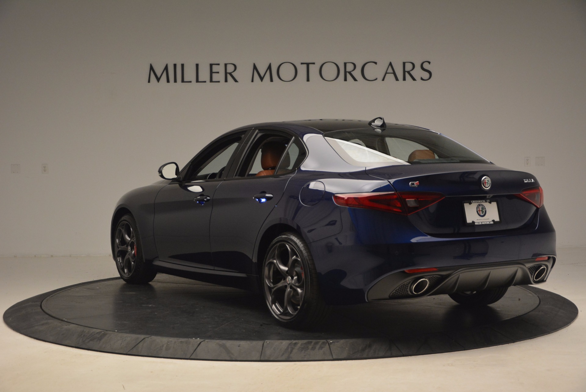 New-2017-Alfa-Romeo-Giulia-Ti-Q4