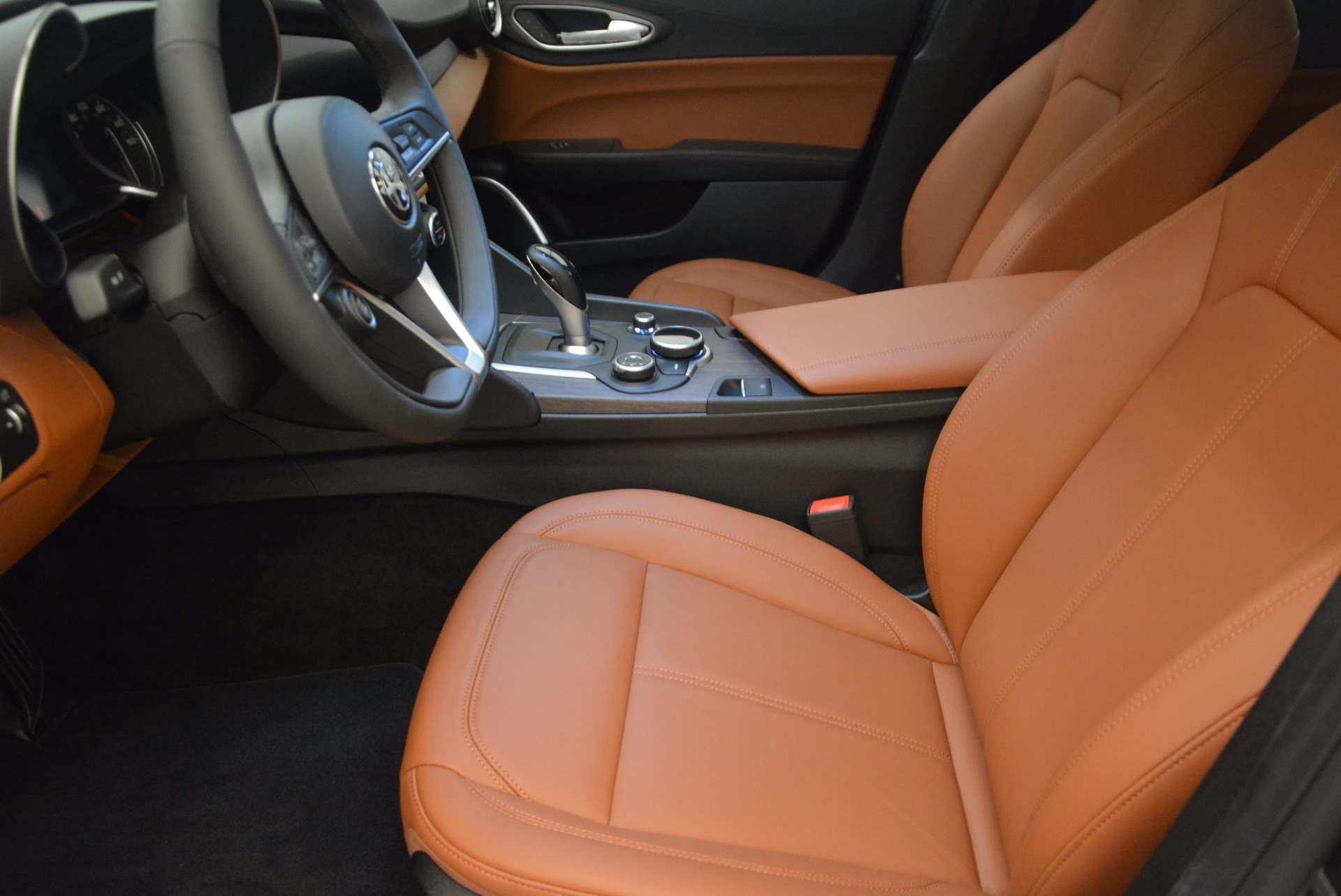 New-2017-Alfa-Romeo-Giulia-Ti-Q4