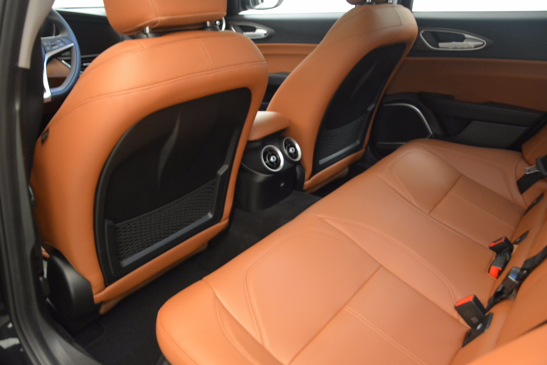 New-2017-Alfa-Romeo-Giulia-Ti-Q4