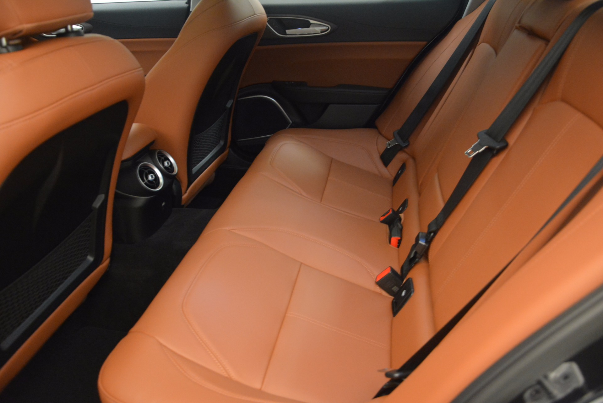 New-2017-Alfa-Romeo-Giulia-Ti-Q4