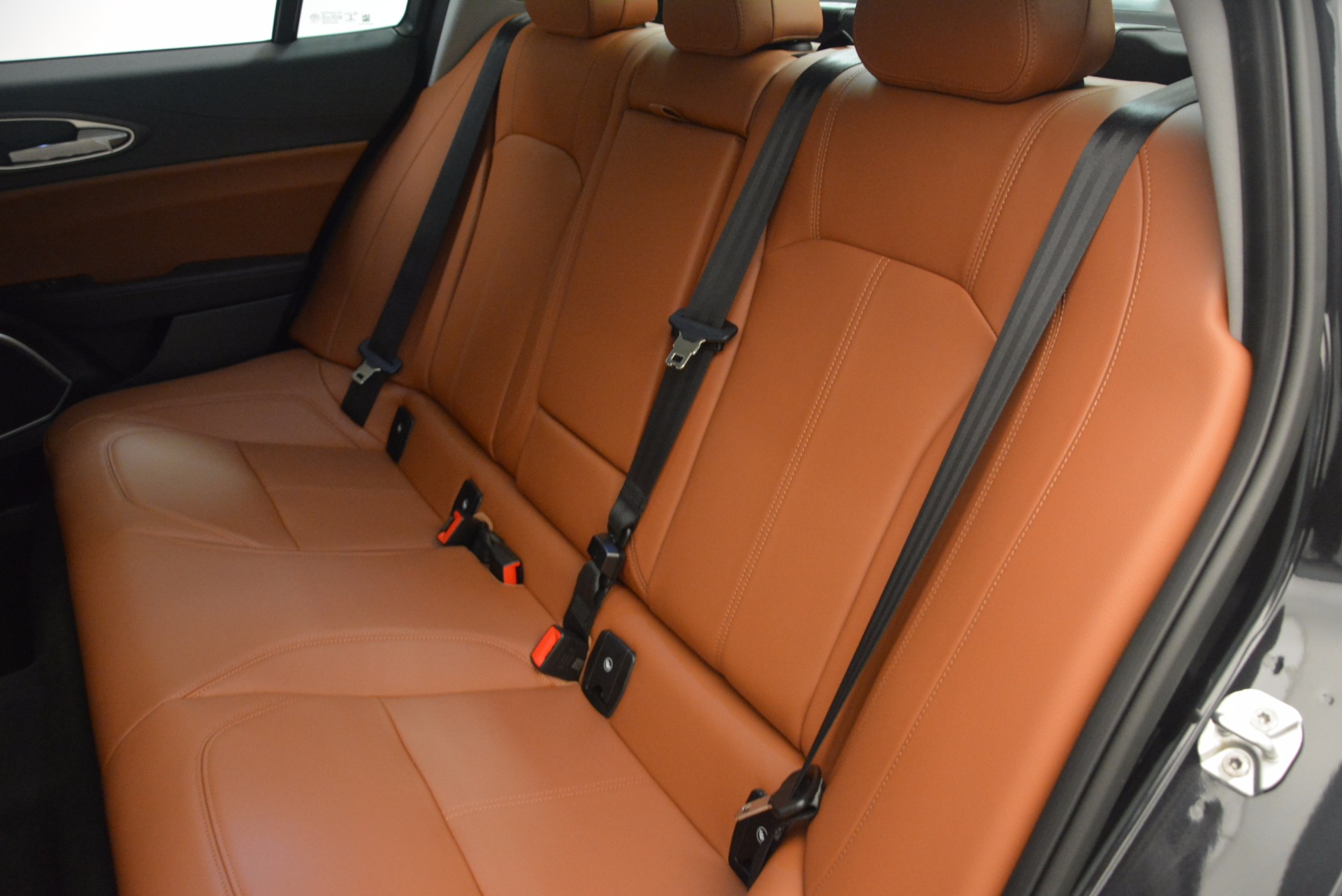 New-2017-Alfa-Romeo-Giulia-Ti-Q4