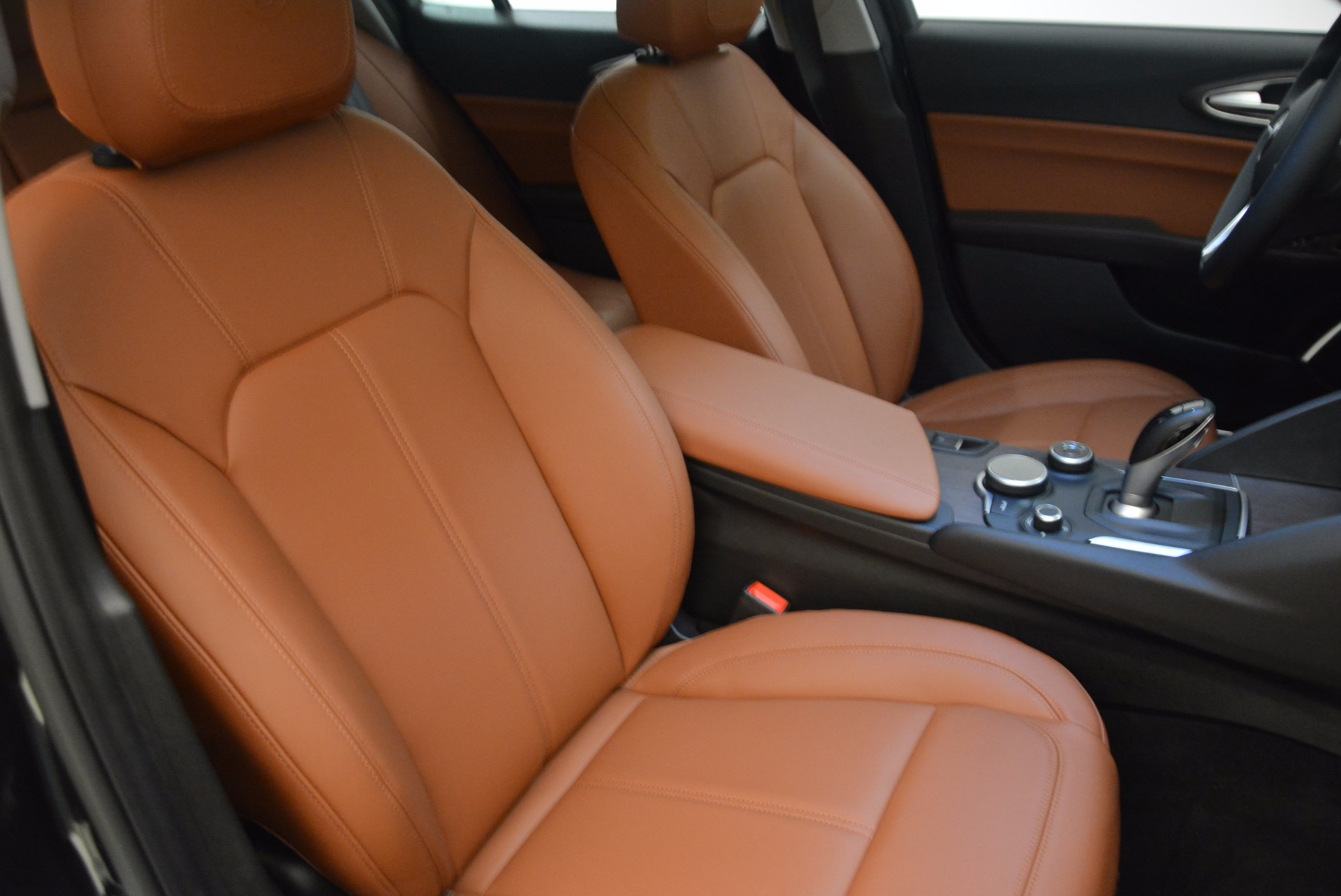 New-2017-Alfa-Romeo-Giulia-Ti-Q4