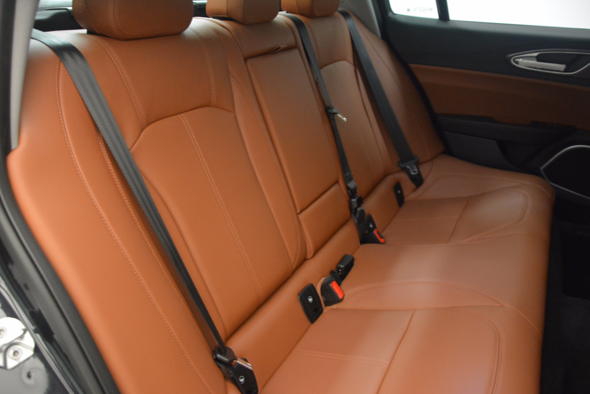 New-2017-Alfa-Romeo-Giulia-Ti-Q4