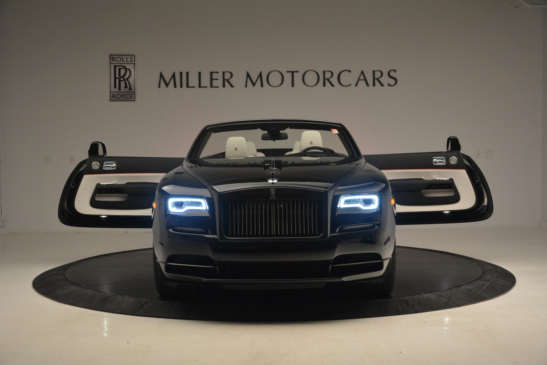 Used-2018-Rolls-Royce-Dawn-Black-Badge