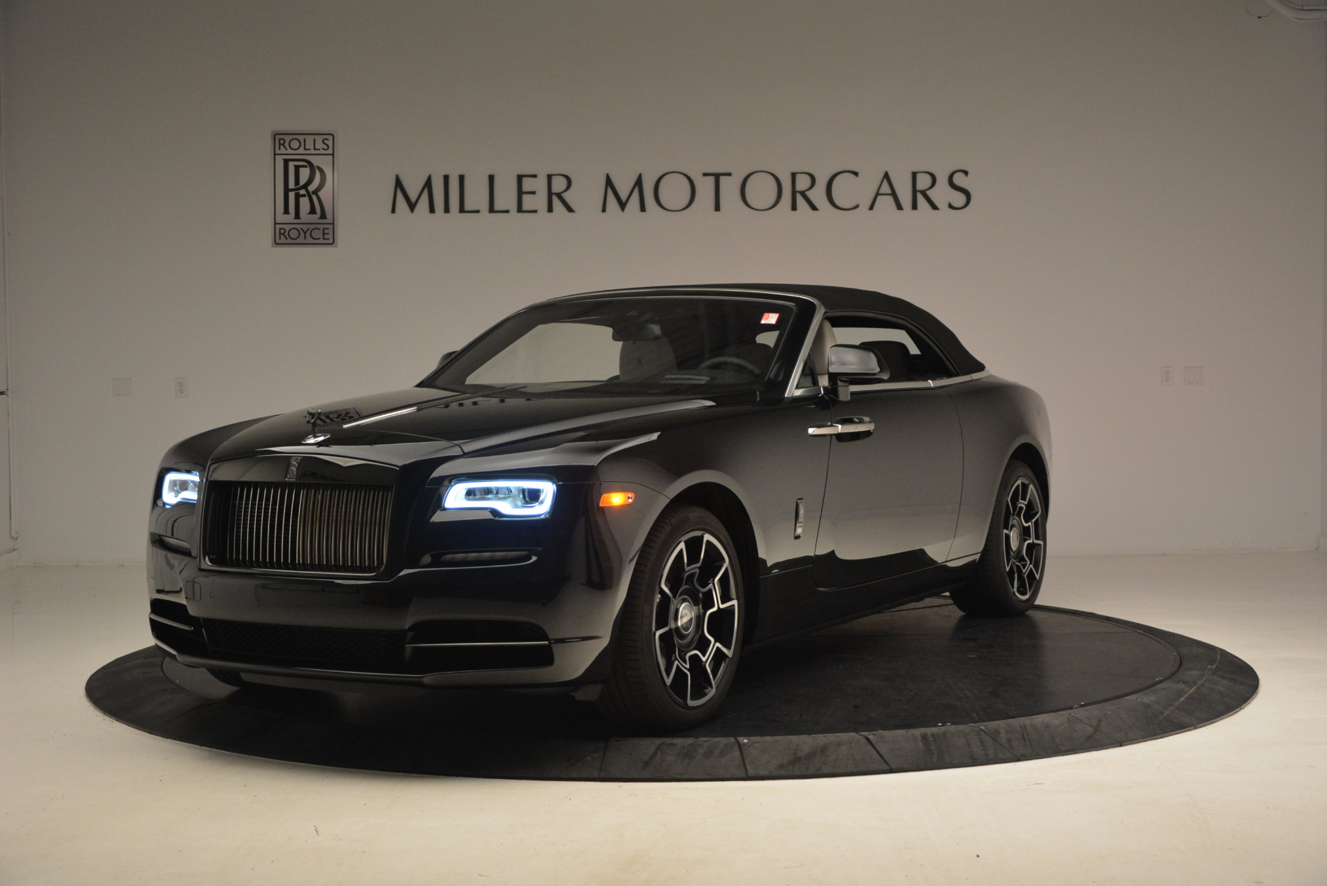 Used-2018-Rolls-Royce-Dawn-Black-Badge
