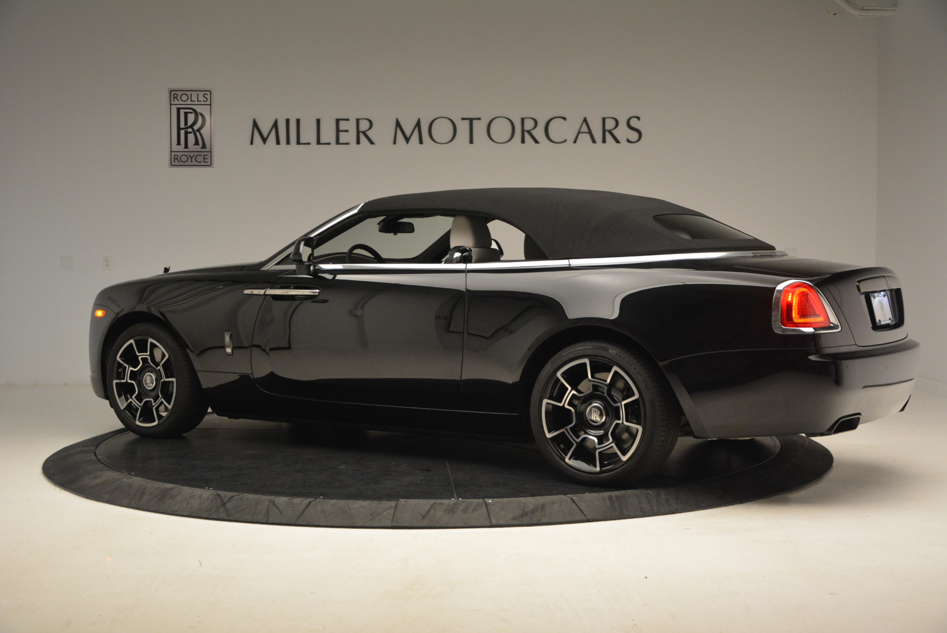 Used-2018-Rolls-Royce-Dawn-Black-Badge