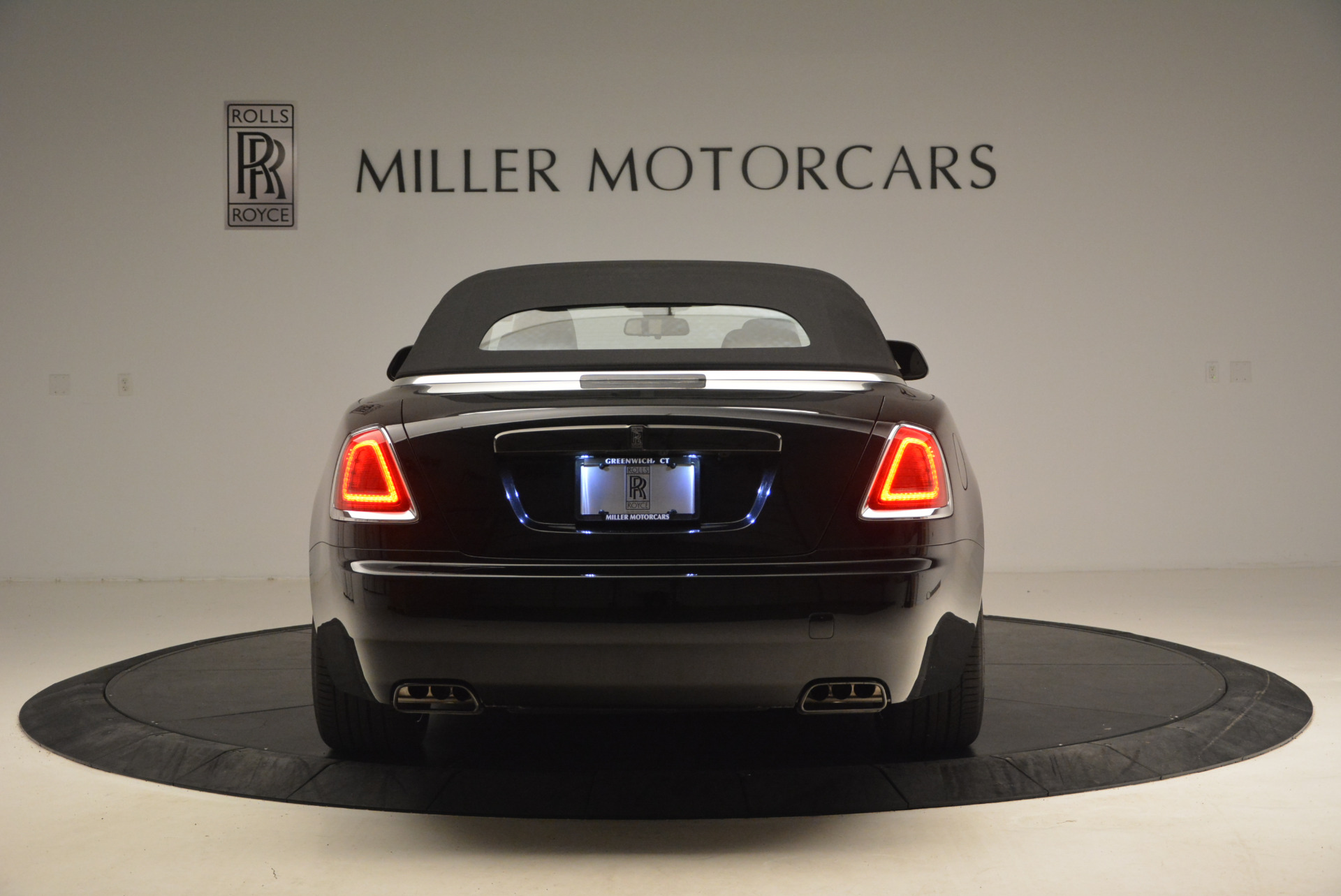 Used-2018-Rolls-Royce-Dawn-Black-Badge