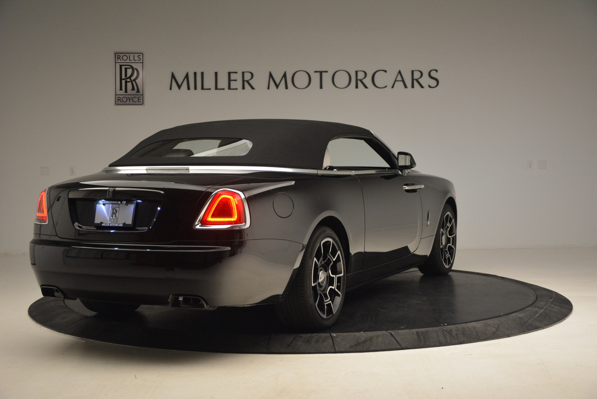 Used-2018-Rolls-Royce-Dawn-Black-Badge
