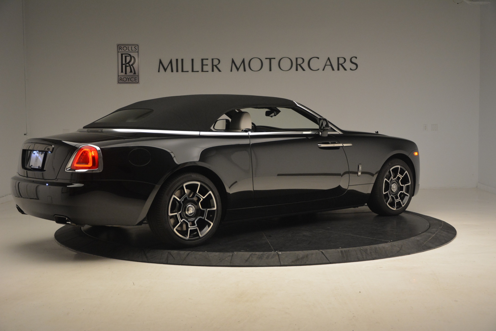 Used-2018-Rolls-Royce-Dawn-Black-Badge