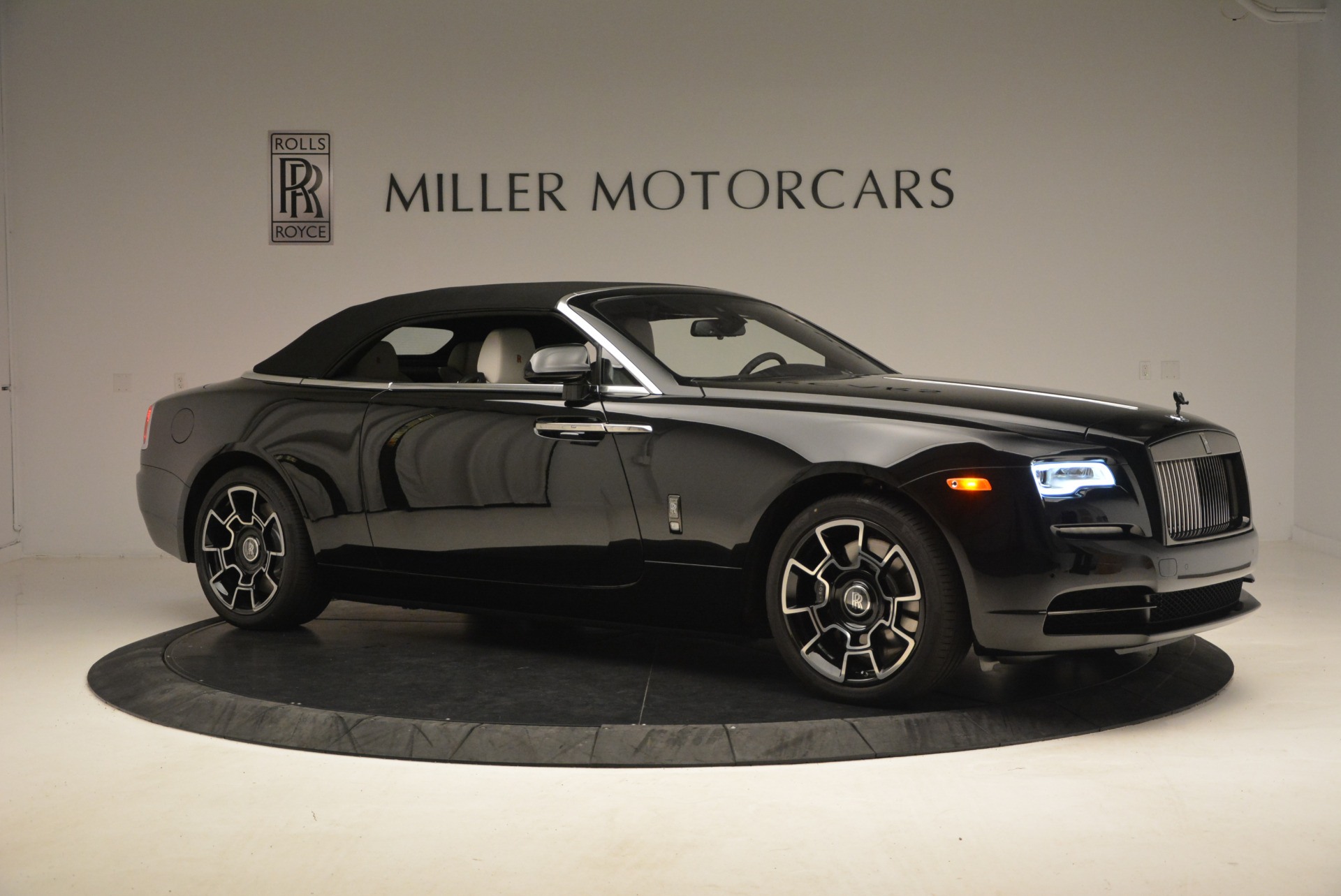Used-2018-Rolls-Royce-Dawn-Black-Badge