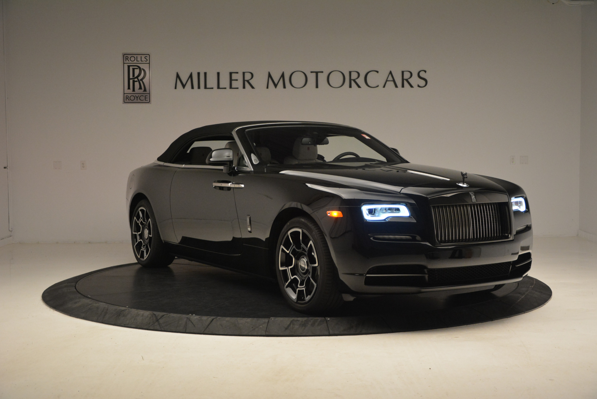 Used-2018-Rolls-Royce-Dawn-Black-Badge