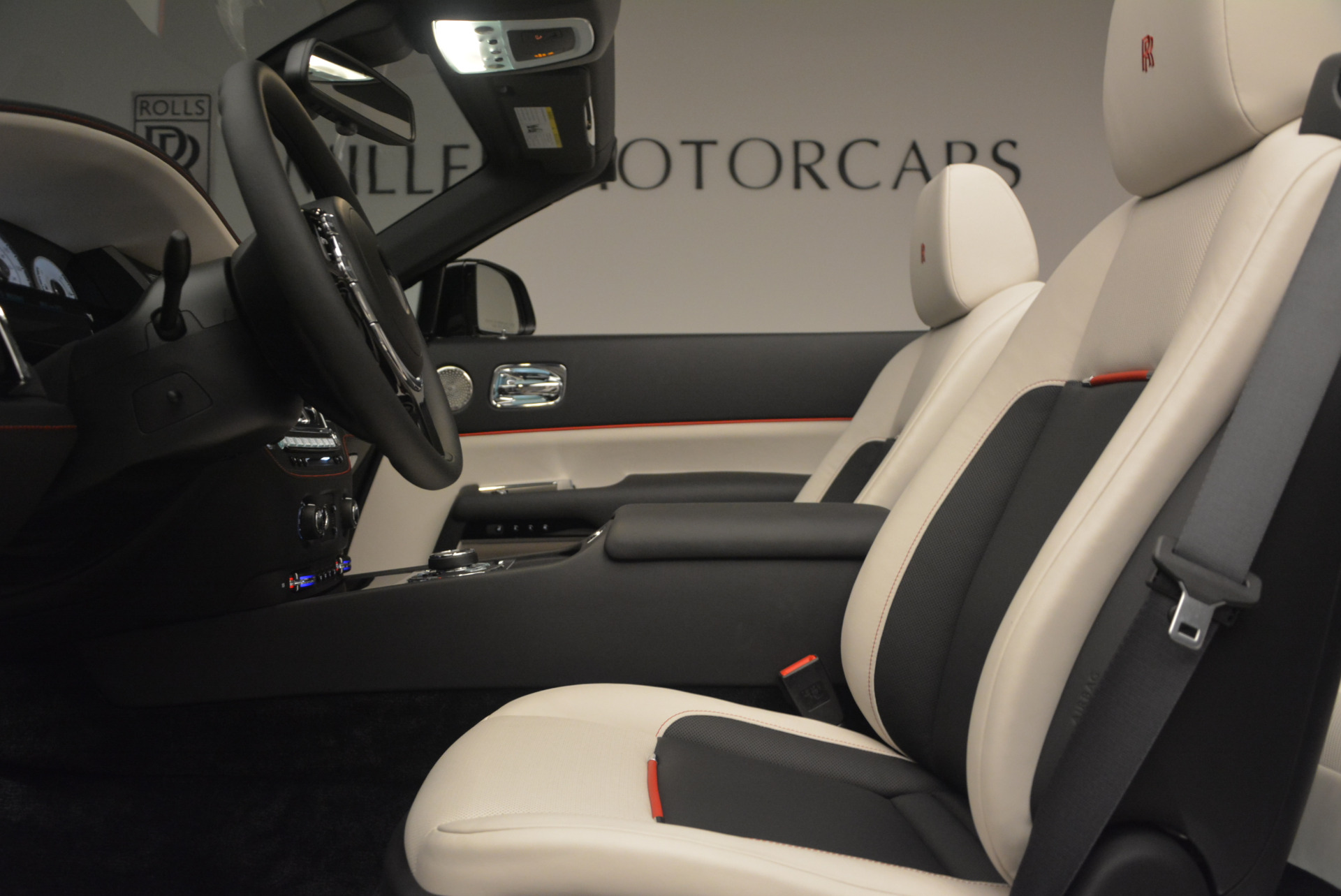 Used-2018-Rolls-Royce-Dawn-Black-Badge