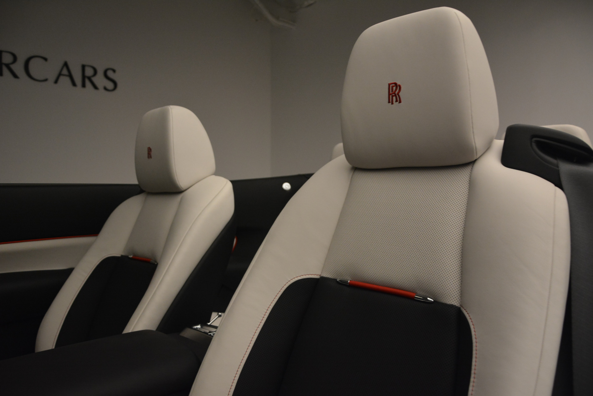 Used-2018-Rolls-Royce-Dawn-Black-Badge