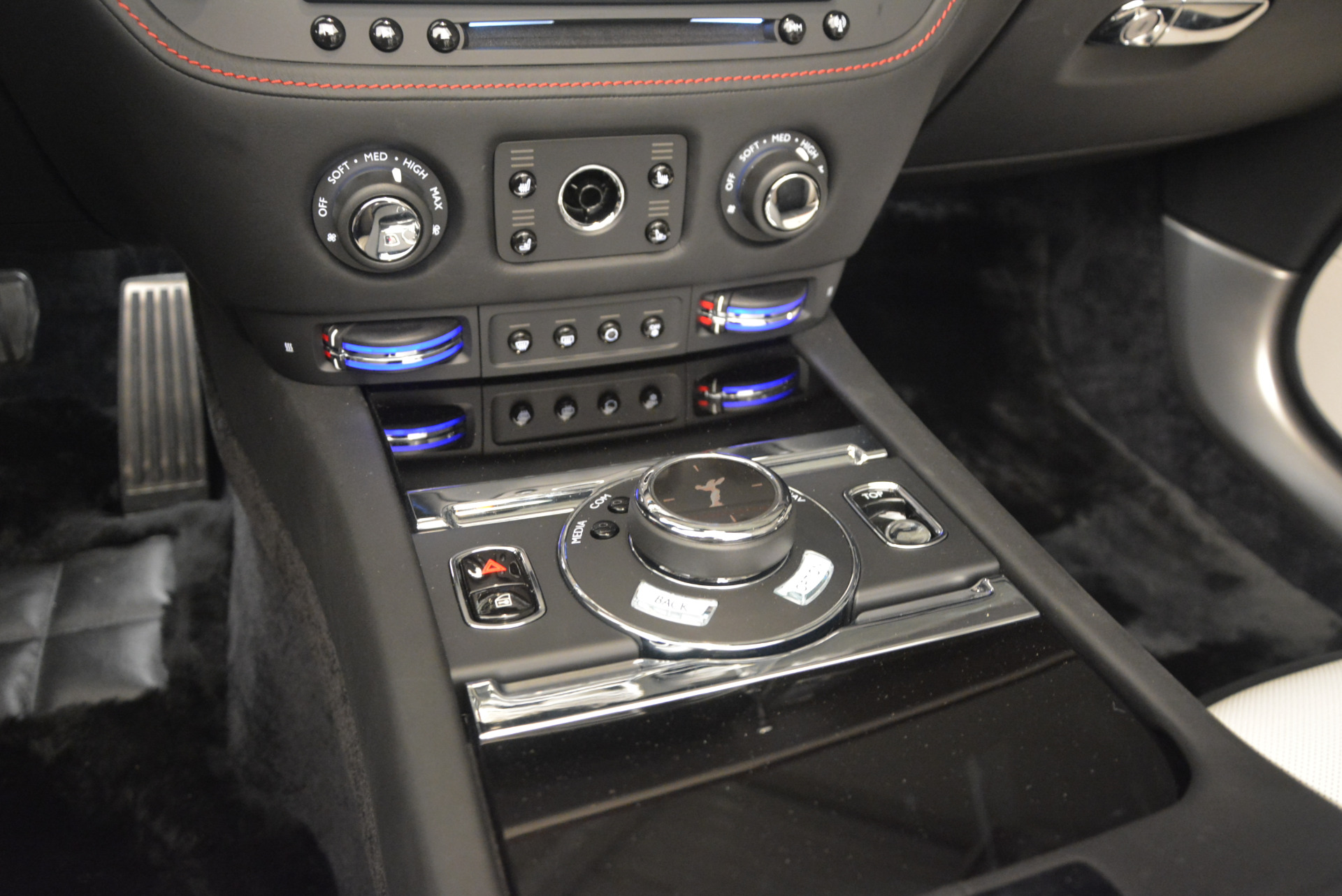 Used-2018-Rolls-Royce-Dawn-Black-Badge