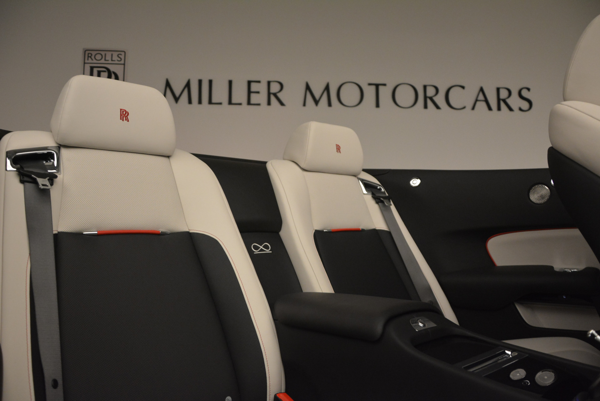 Used-2018-Rolls-Royce-Dawn-Black-Badge