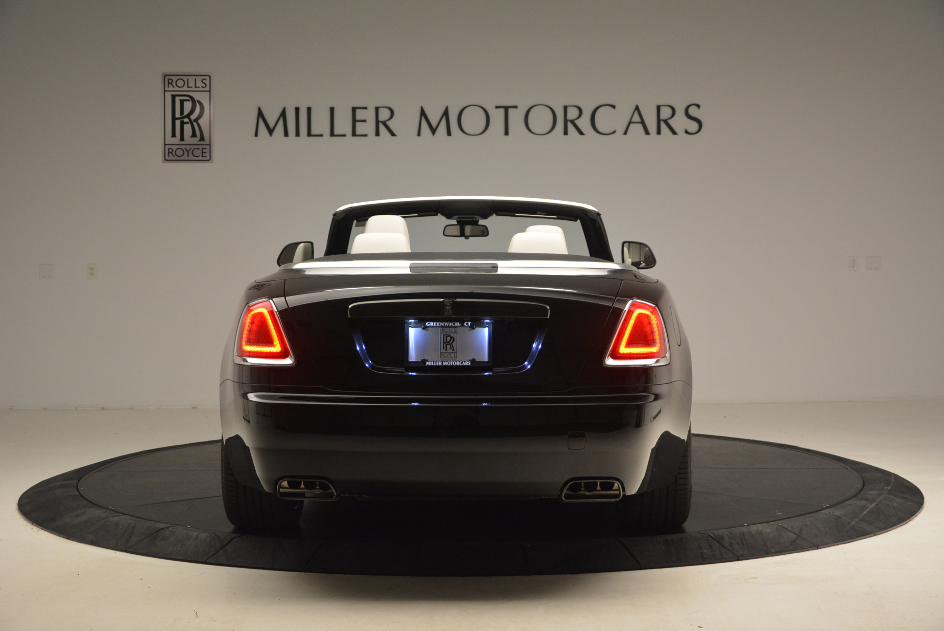 Used-2018-Rolls-Royce-Dawn-Black-Badge