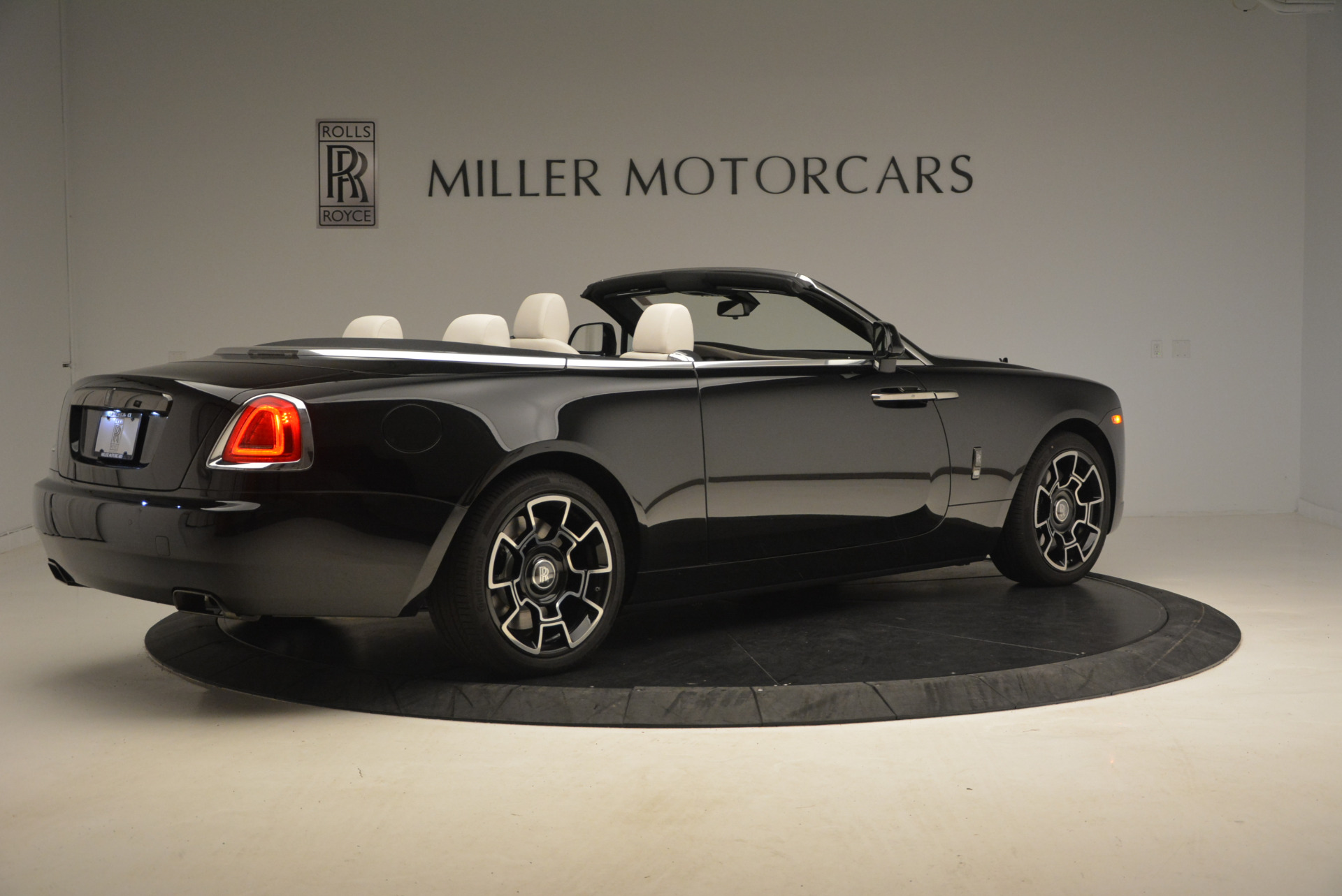 Used-2018-Rolls-Royce-Dawn-Black-Badge