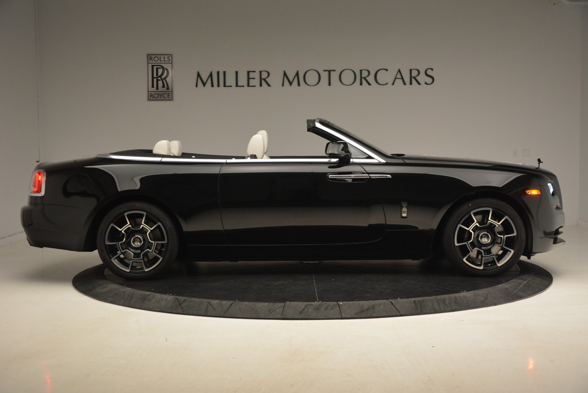 Used-2018-Rolls-Royce-Dawn-Black-Badge