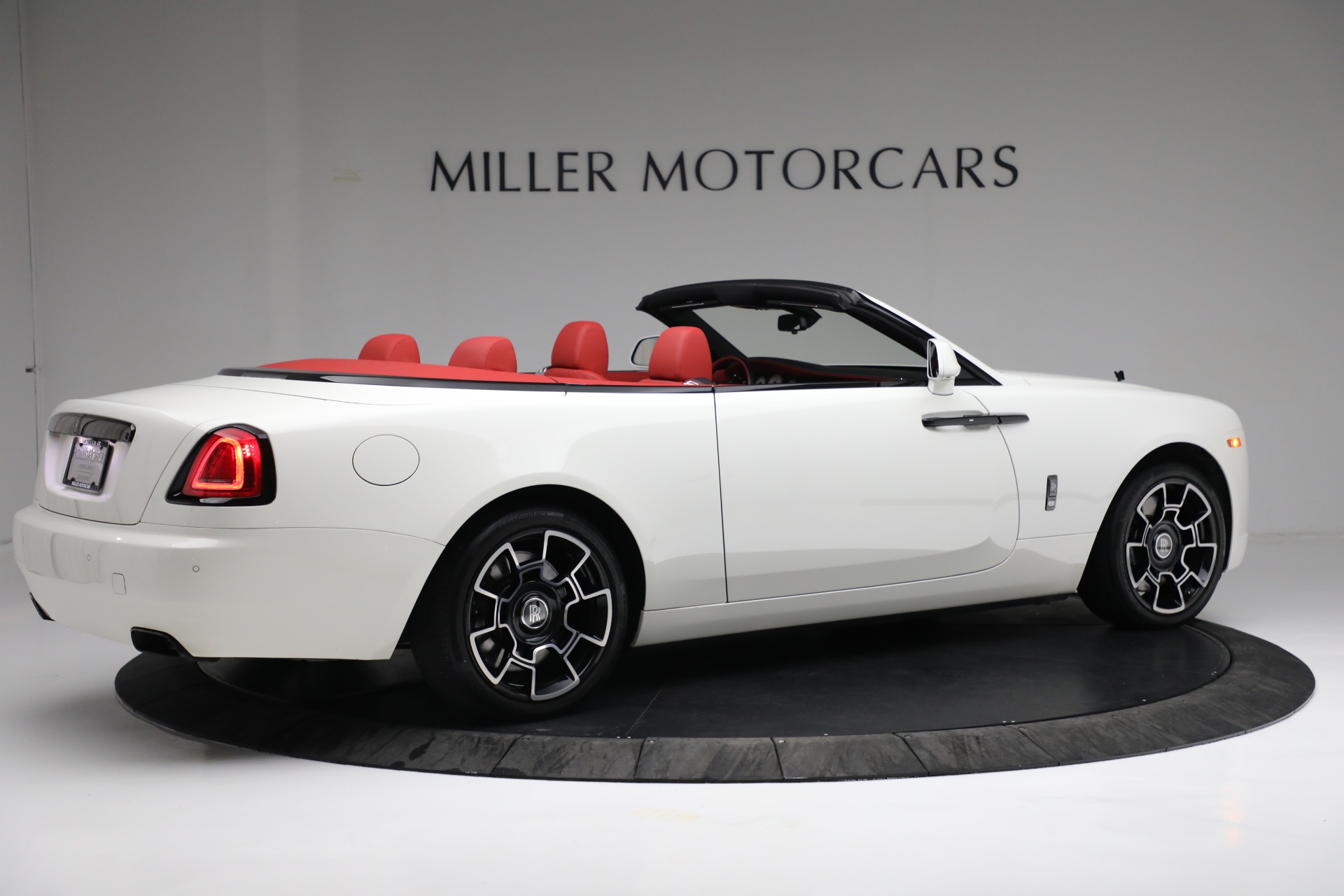 Used-2018-Rolls-Royce-Black-Badge-Dawn