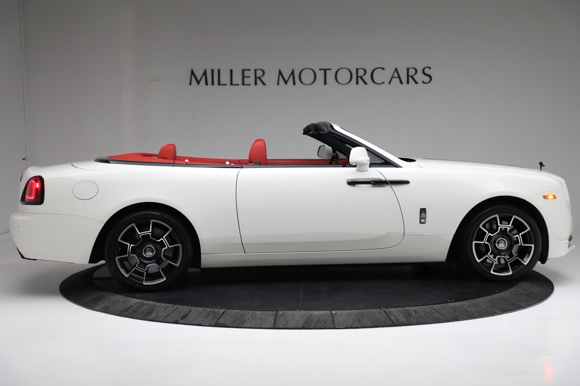 Used-2018-Rolls-Royce-Black-Badge-Dawn