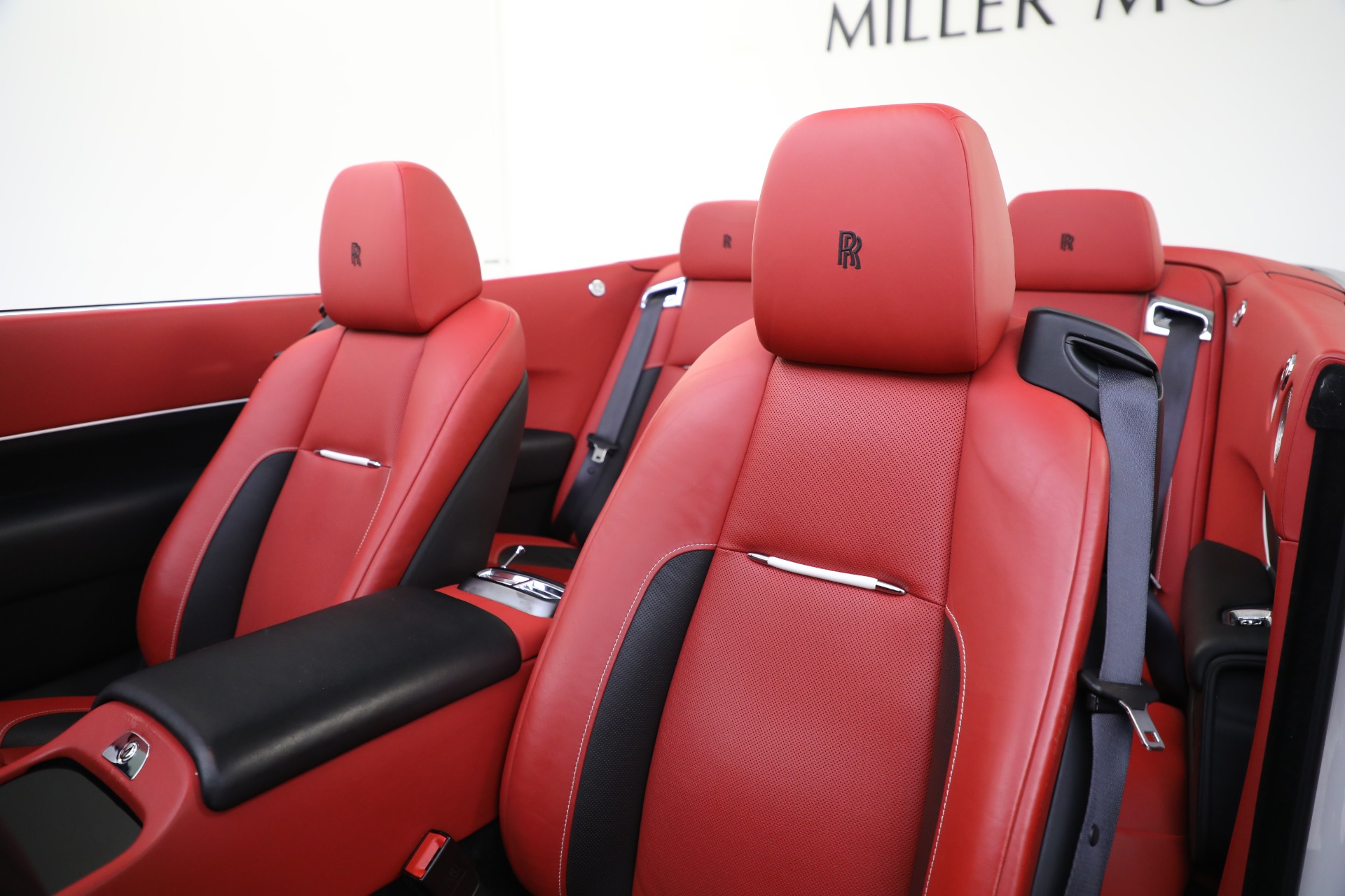 Used-2018-Rolls-Royce-Black-Badge-Dawn