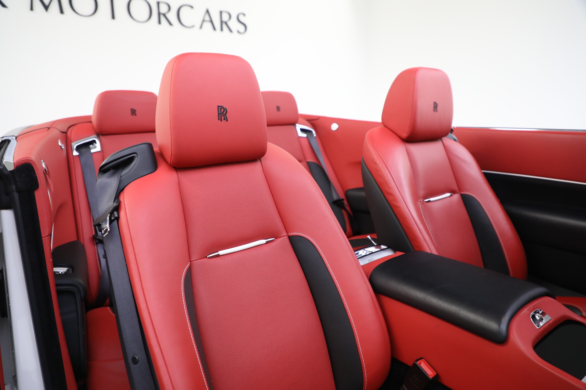 Used-2018-Rolls-Royce-Black-Badge-Dawn