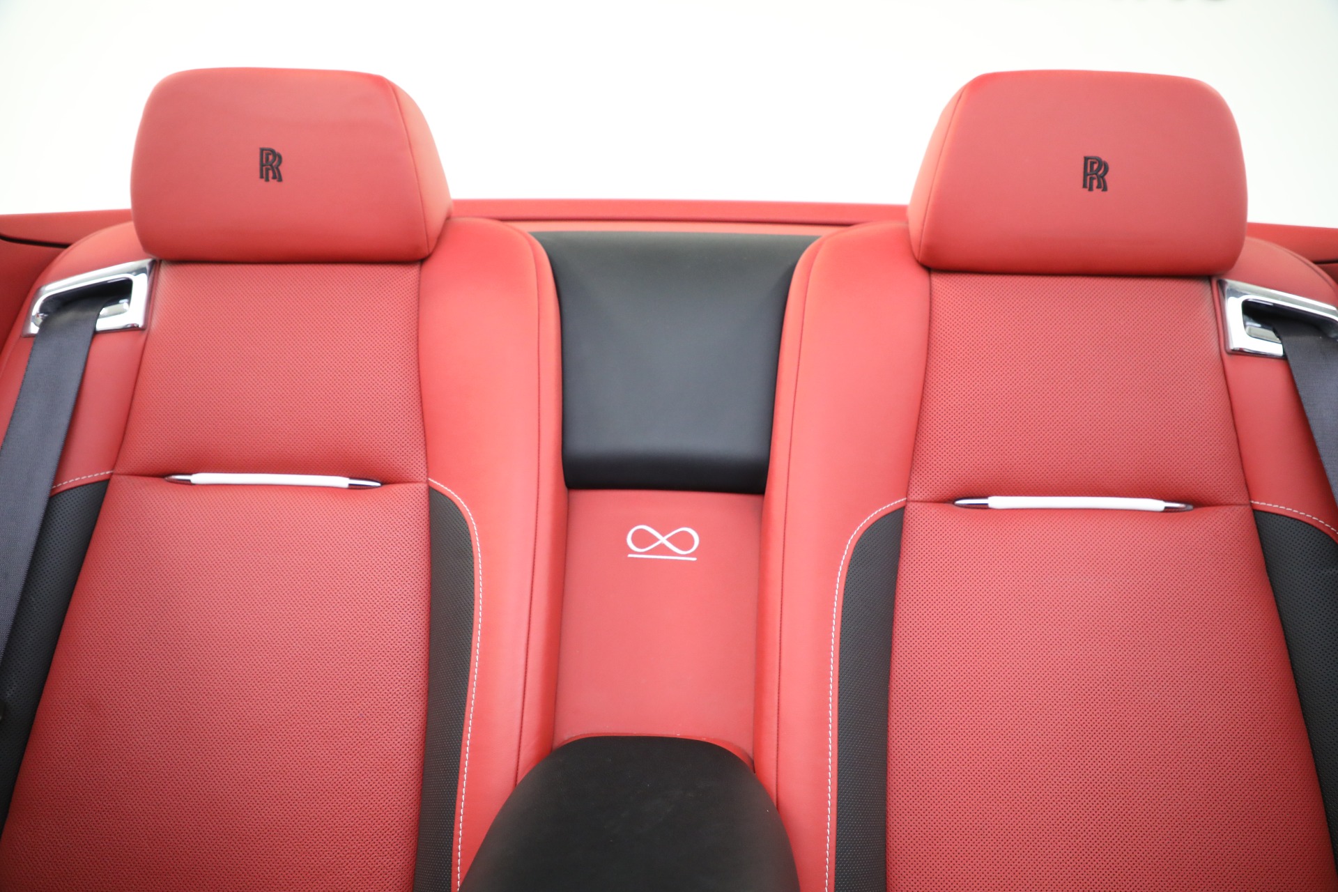 Used-2018-Rolls-Royce-Black-Badge-Dawn