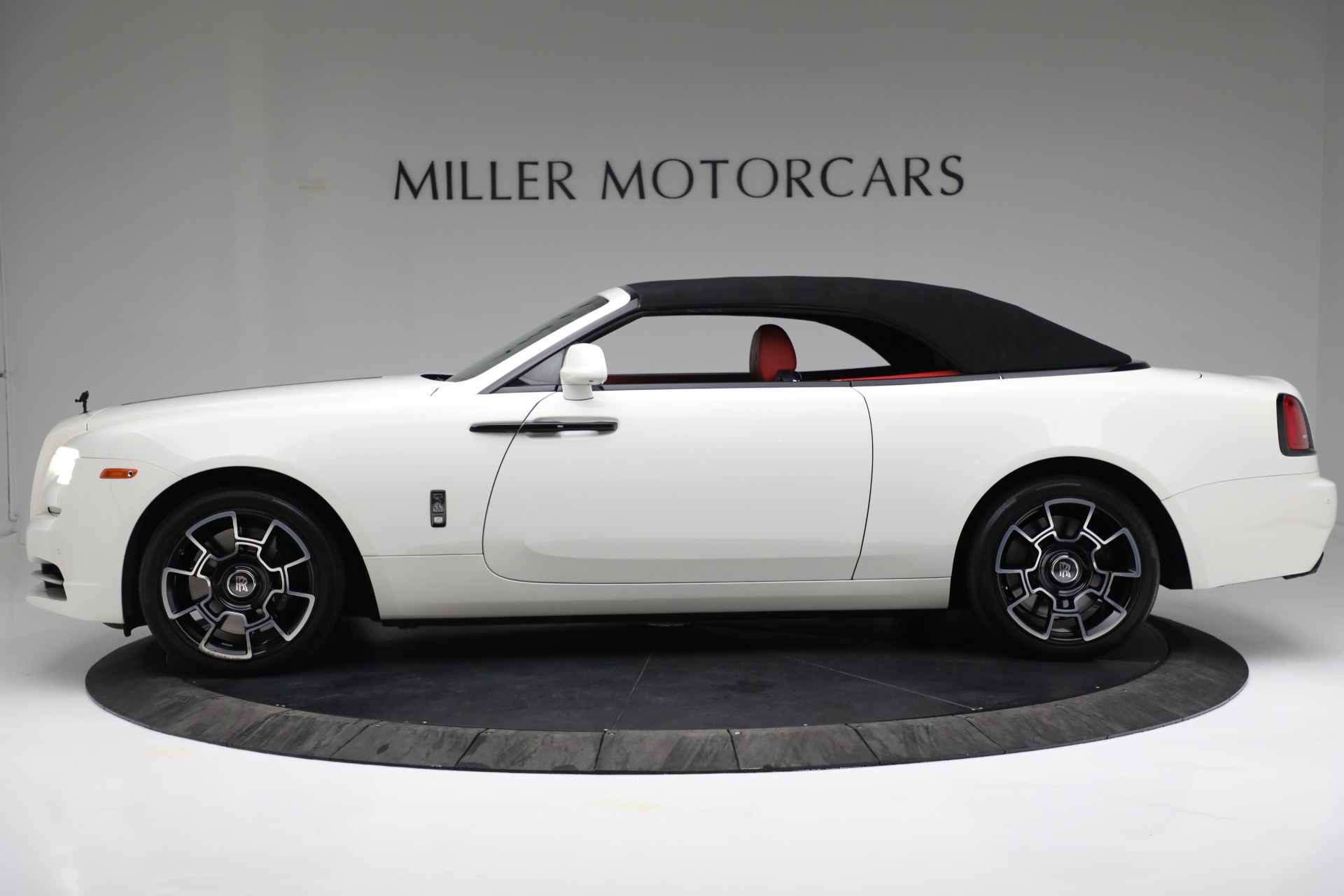 Used-2018-Rolls-Royce-Black-Badge-Dawn