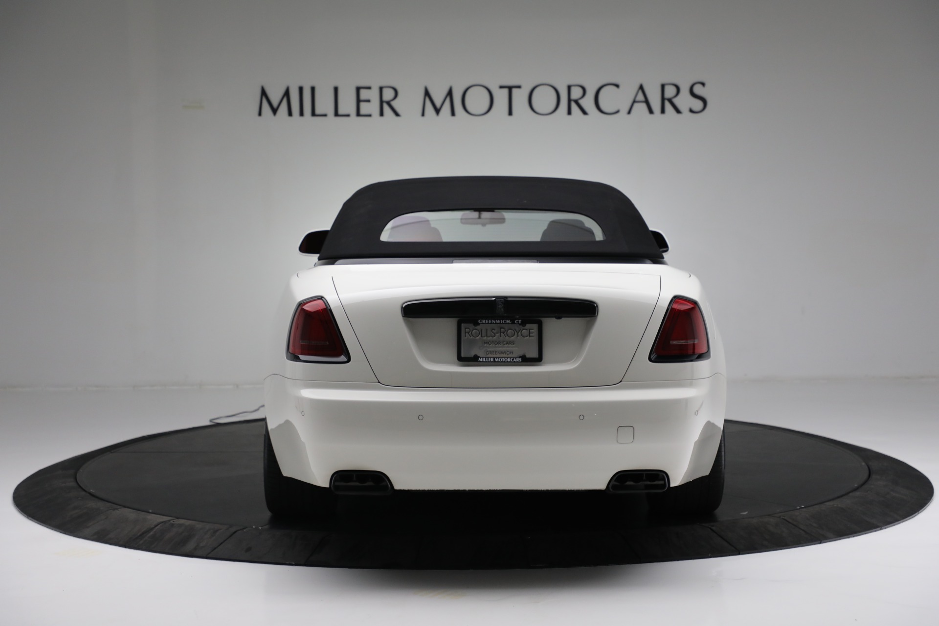 Used-2018-Rolls-Royce-Black-Badge-Dawn