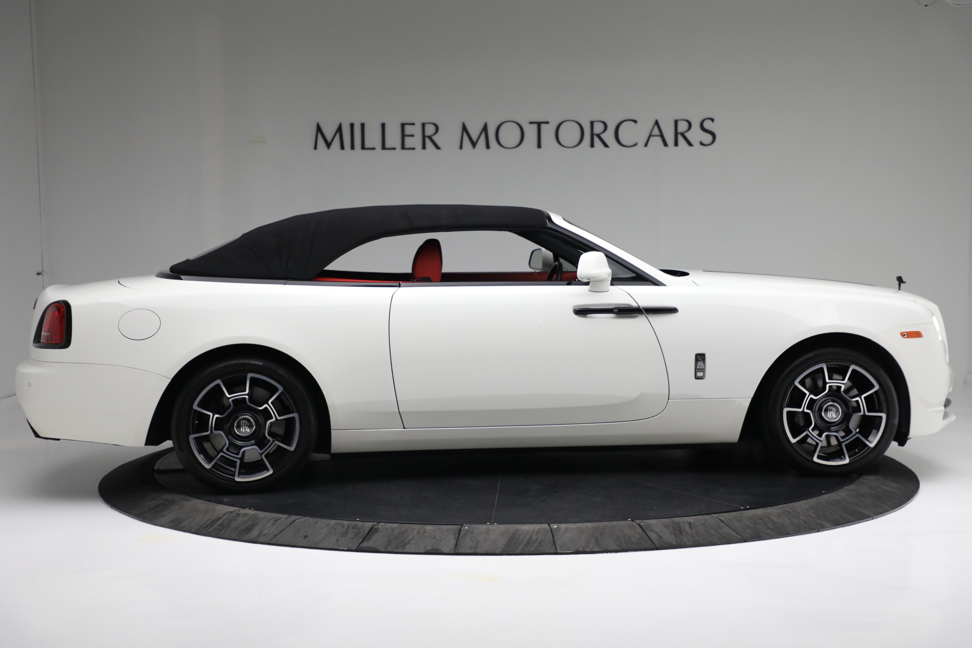 Used-2018-Rolls-Royce-Black-Badge-Dawn